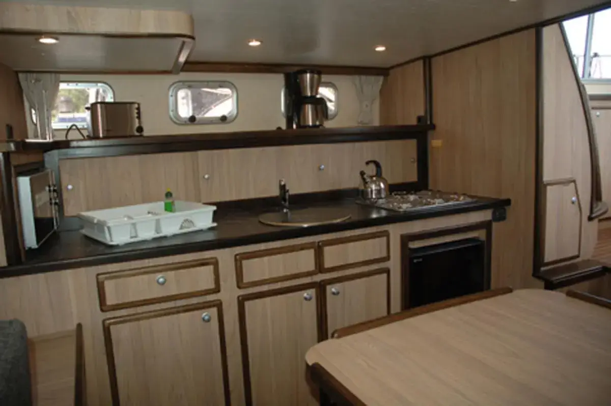 Hausboot Schulz 33 „Lise“ mieten – 2 Personen, ab Waren (Müritz) – 5