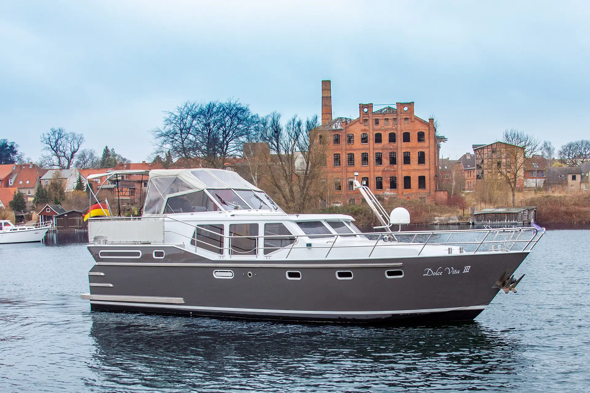 Hausboot Vacance 1200 „Dolce Vita 3 (DV3)“ mieten – 6 Personen, ab Plau am See