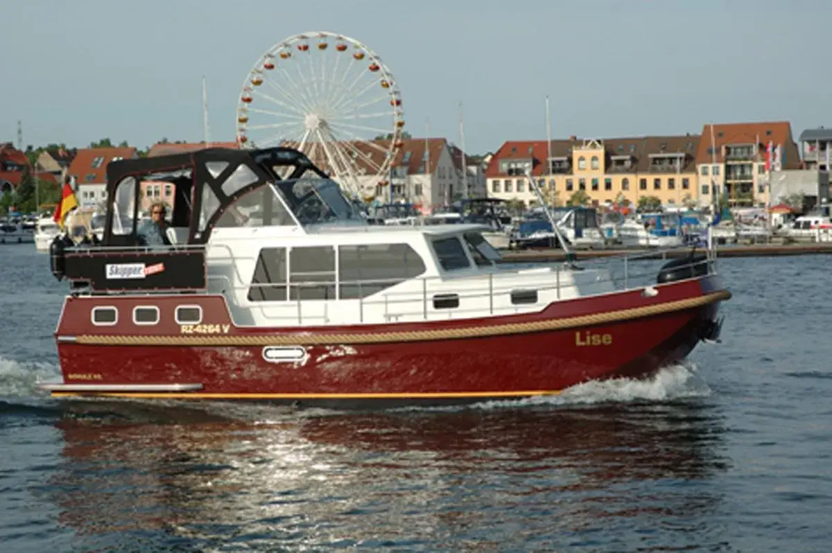 Hausboot Schulz 33 „Lise“ mieten – 2 Personen, ab Waren (Müritz) – 2
