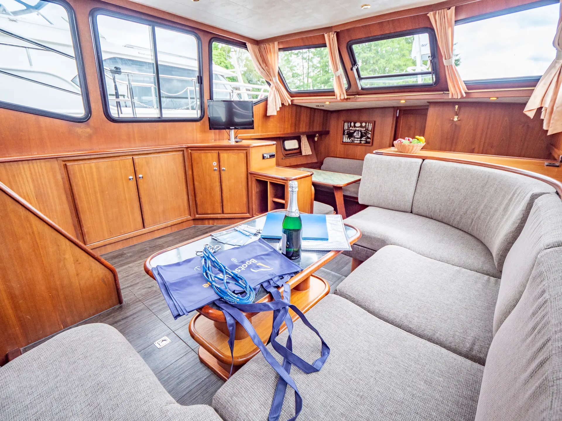 Hausboot Vacance 1200 „Sylvia Maria“ mieten – 4 Personen, ab Waren (Müritz) – 4