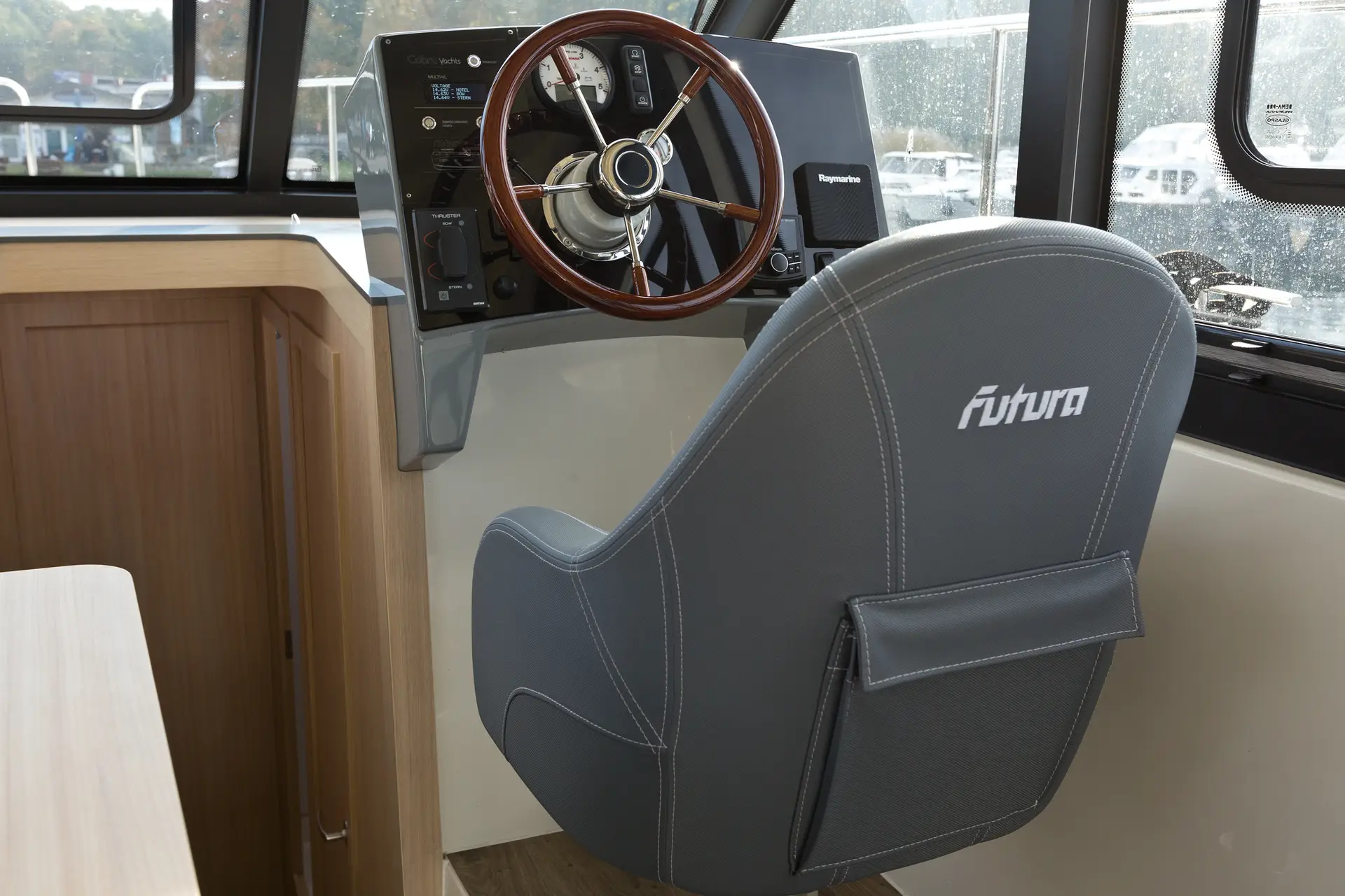 Hausboot Futura 36 „Müritzcruiser“ mieten – 6 Personen, ab Waren (Müritz) – 4