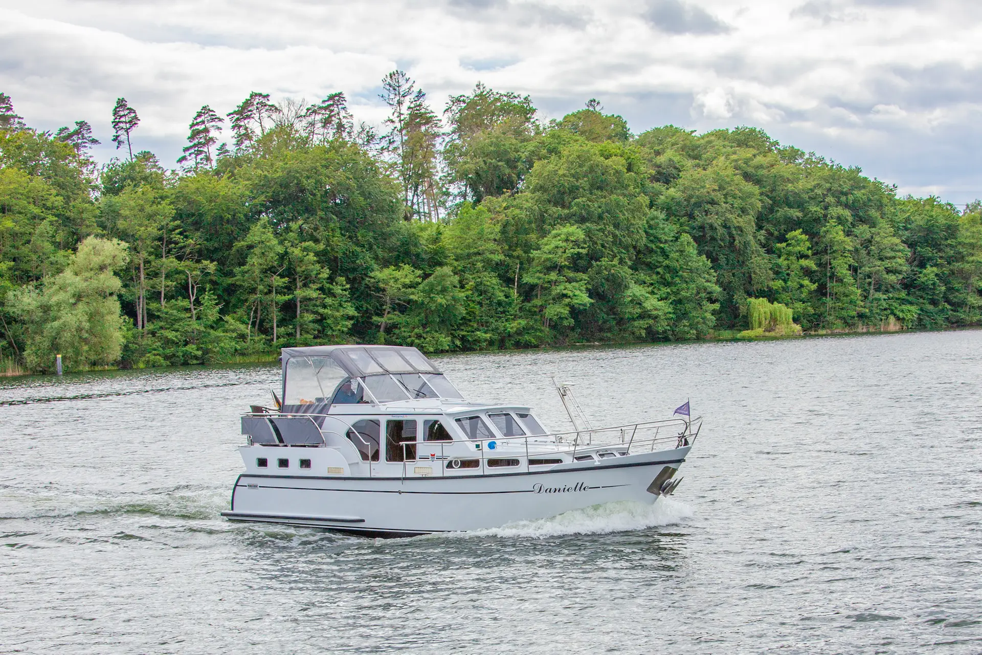 Hausboot Pedro Skiron Typ 2 „Danielle“ mieten – 4 Personen, ab Plau am See