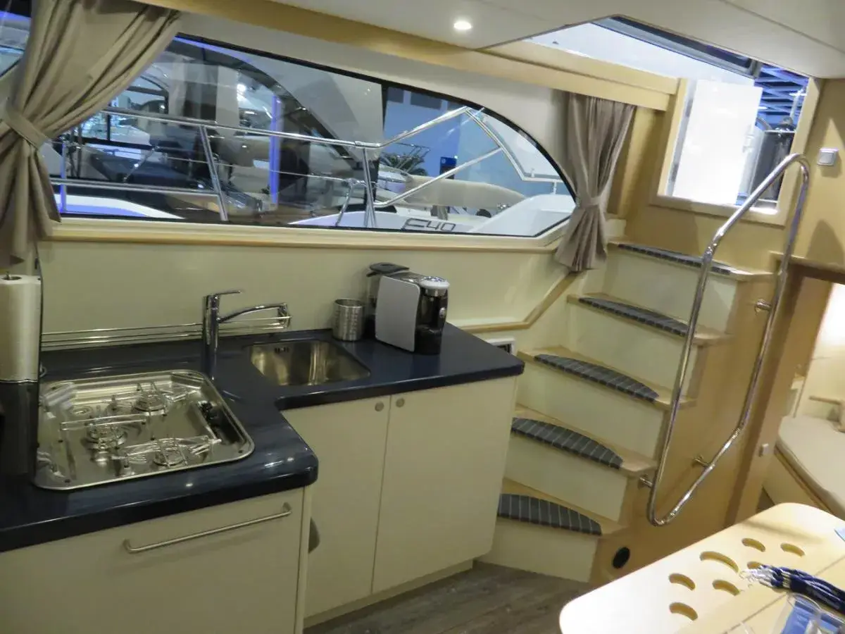 Hausboot Schulz 37 „Madeleine“ mieten – 4 Personen, ab Waren (Müritz) – 3