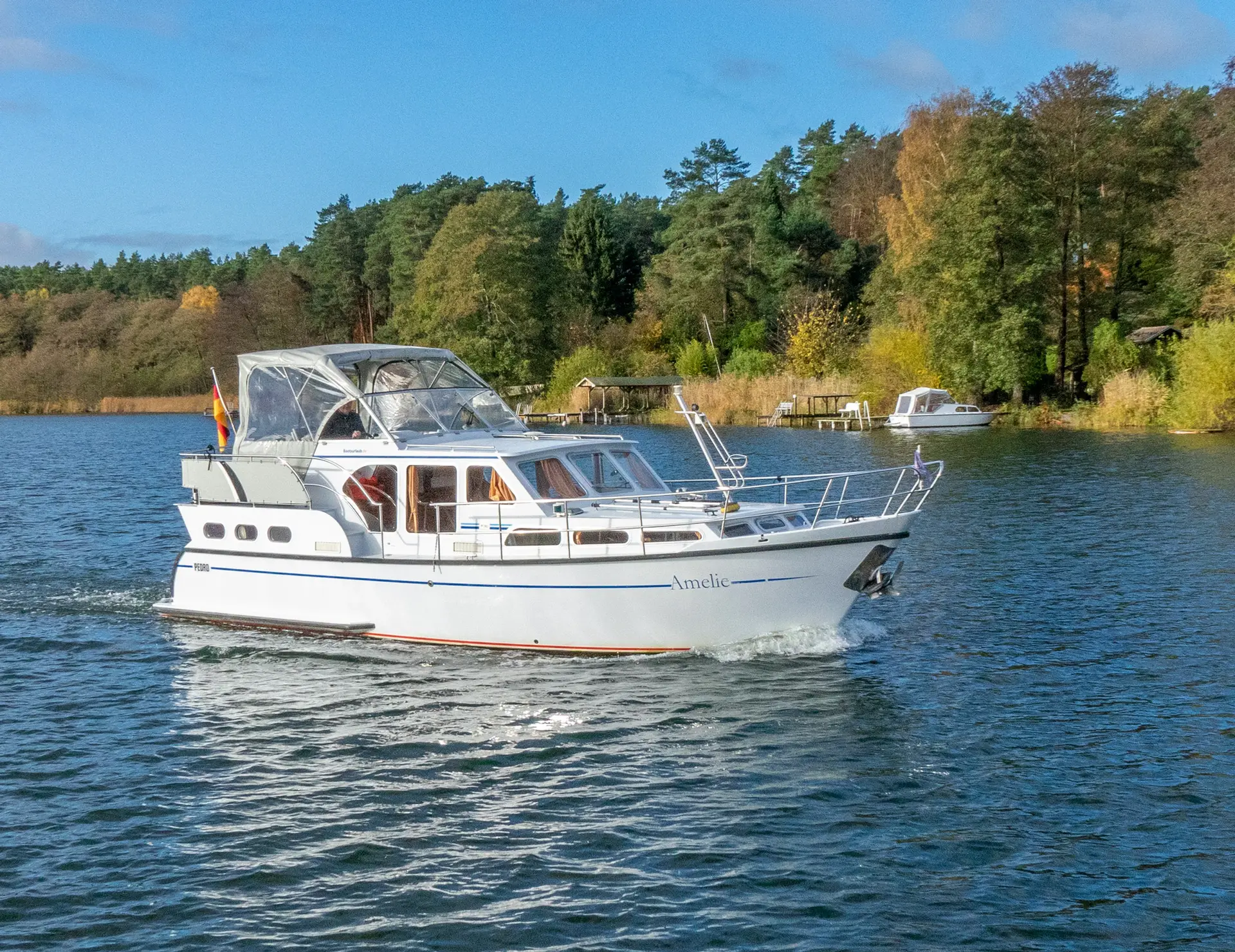 Hausboot Pedro Skiron Typ 3 „Amelie“ mieten – 4 Personen, ab Plau am See