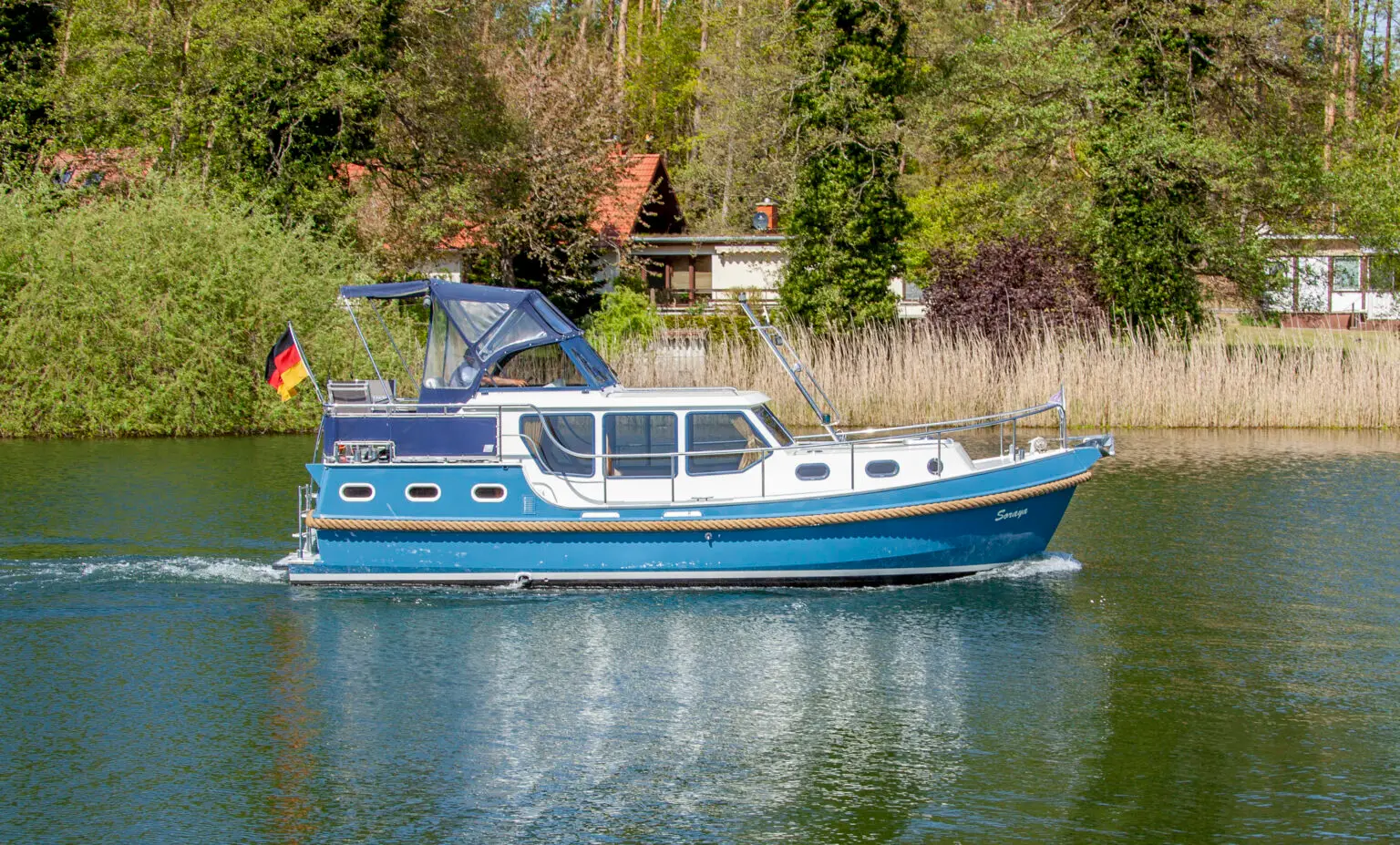 Hausboot Gruno 30 Classic „Soraya“ mieten – 2 Personen, ab Waren (Müritz) – 2