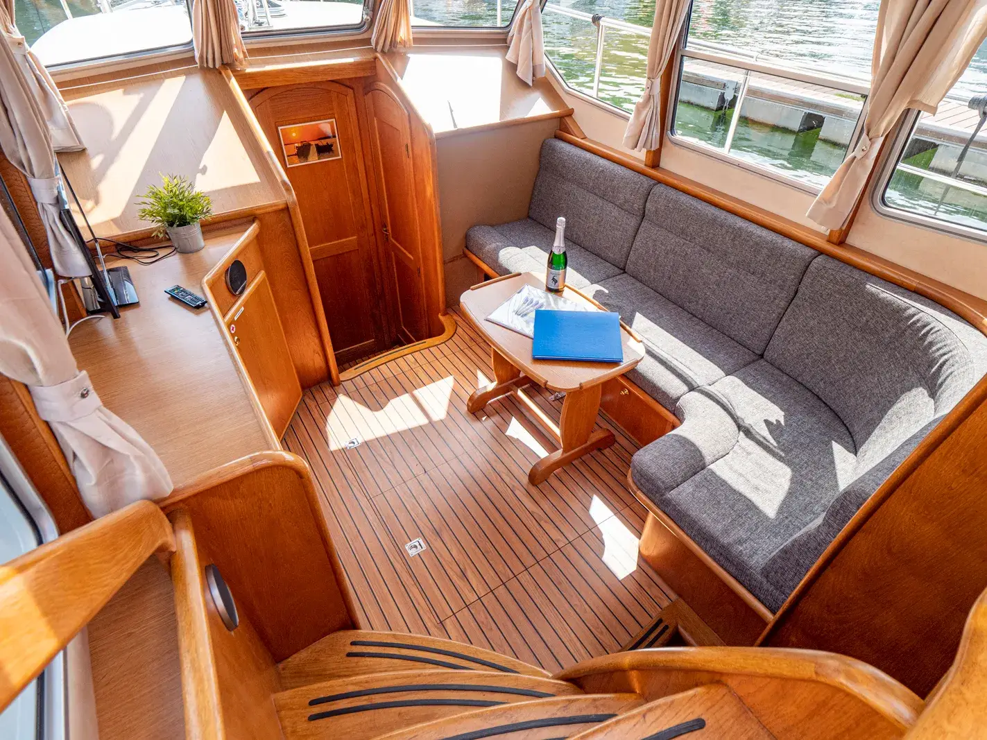 Hausboot Gruno 30 Classic „Monchique“ mieten – 2 Personen, ab Waren (Müritz) – 2