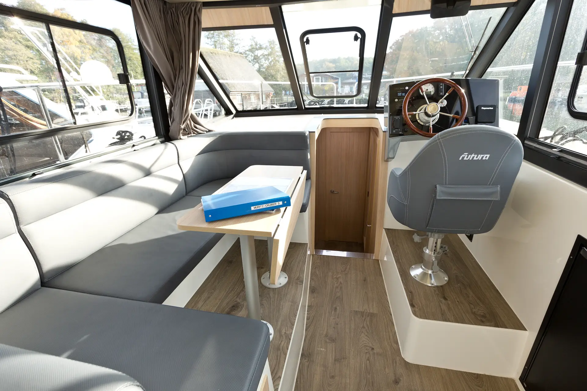 Hausboot Futura 36 „Müritzcruiser“ mieten – 6 Personen, ab Waren (Müritz) – 3