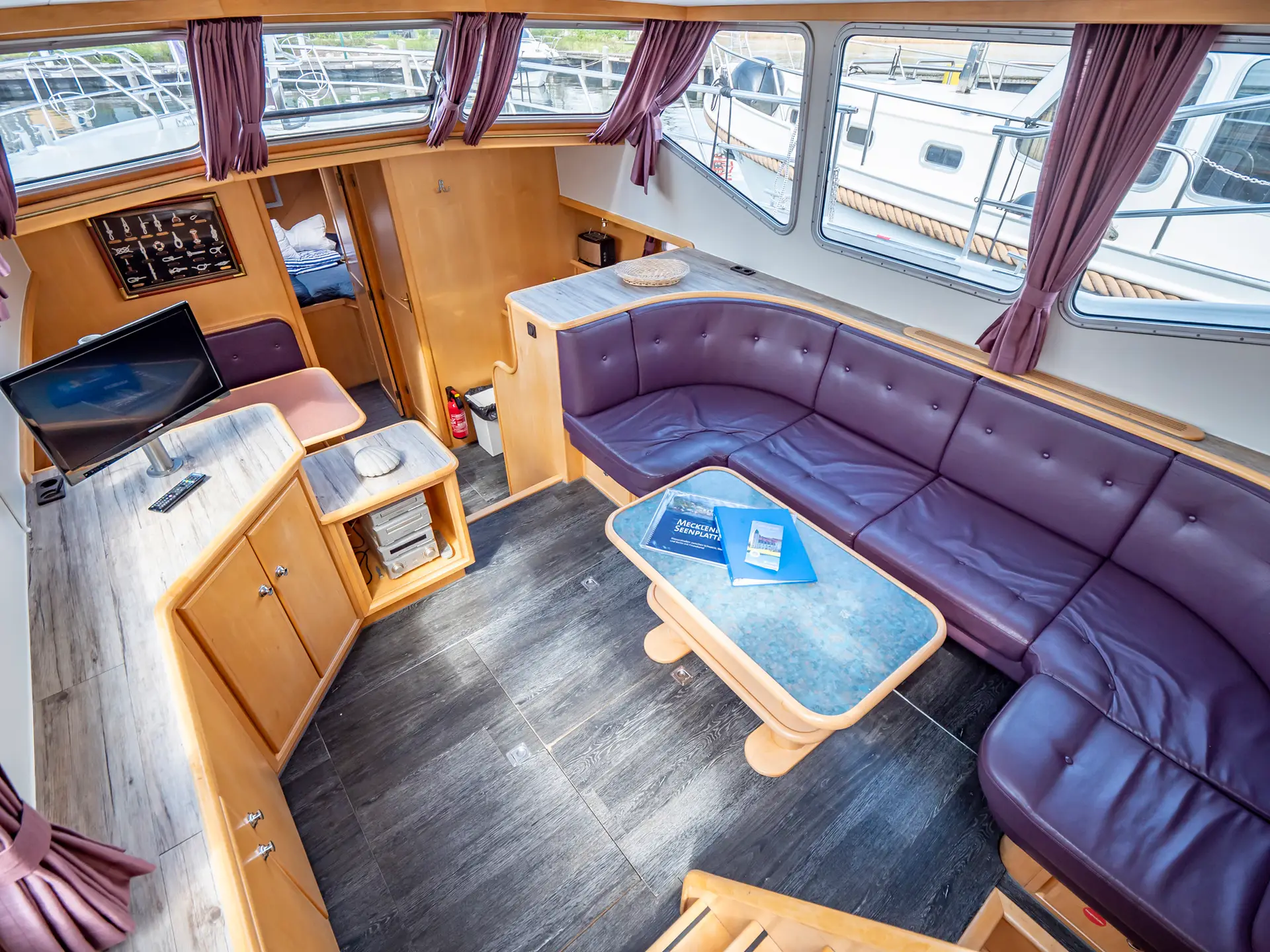 Hausboot Vacance 1200 „Dolce Vita 4 (DV4)“ mieten – 6 Personen, ab Waren (Müritz) – 2