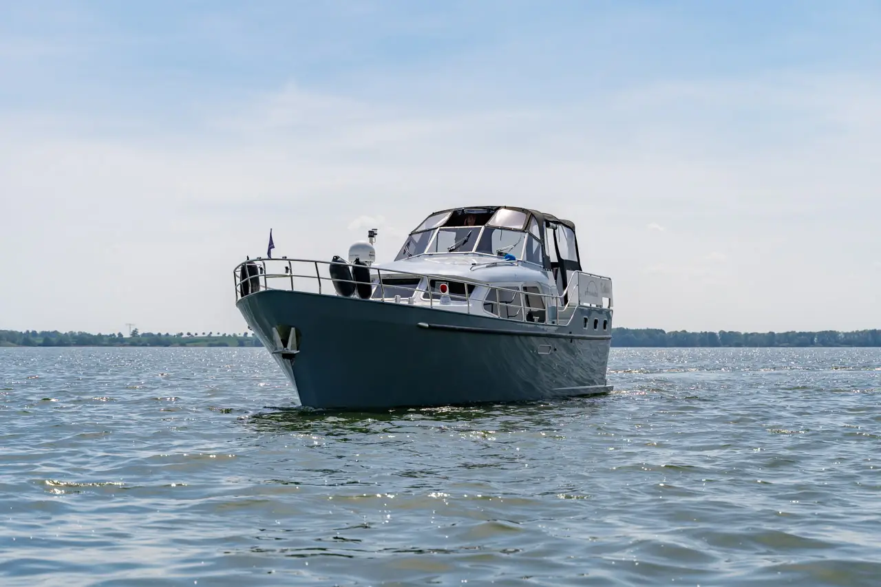Hausboot Aventura 43 „Katharina“ mieten – 4 Personen, ab Waren (Müritz) – 2