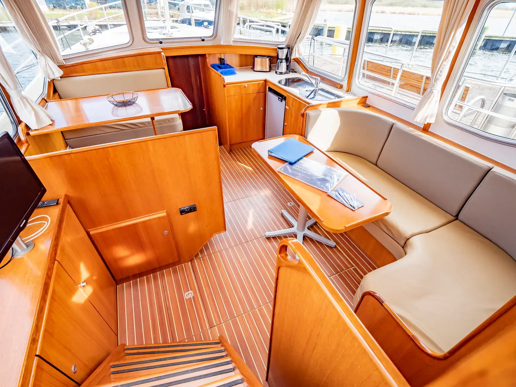 Hausboot Pedro Levanto 38 „Levanto“ mieten – 6 Personen, ab Röbel/Müritz – 2