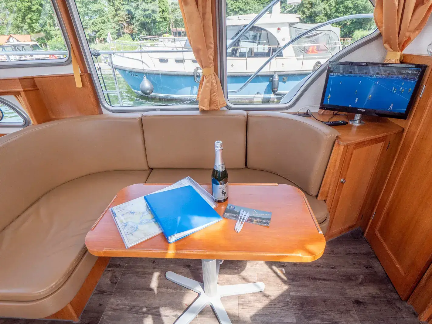 Hausboot Pedro Skiron Typ 2 „Laura“ mieten – 4 Personen, ab Waren (Müritz) – 3