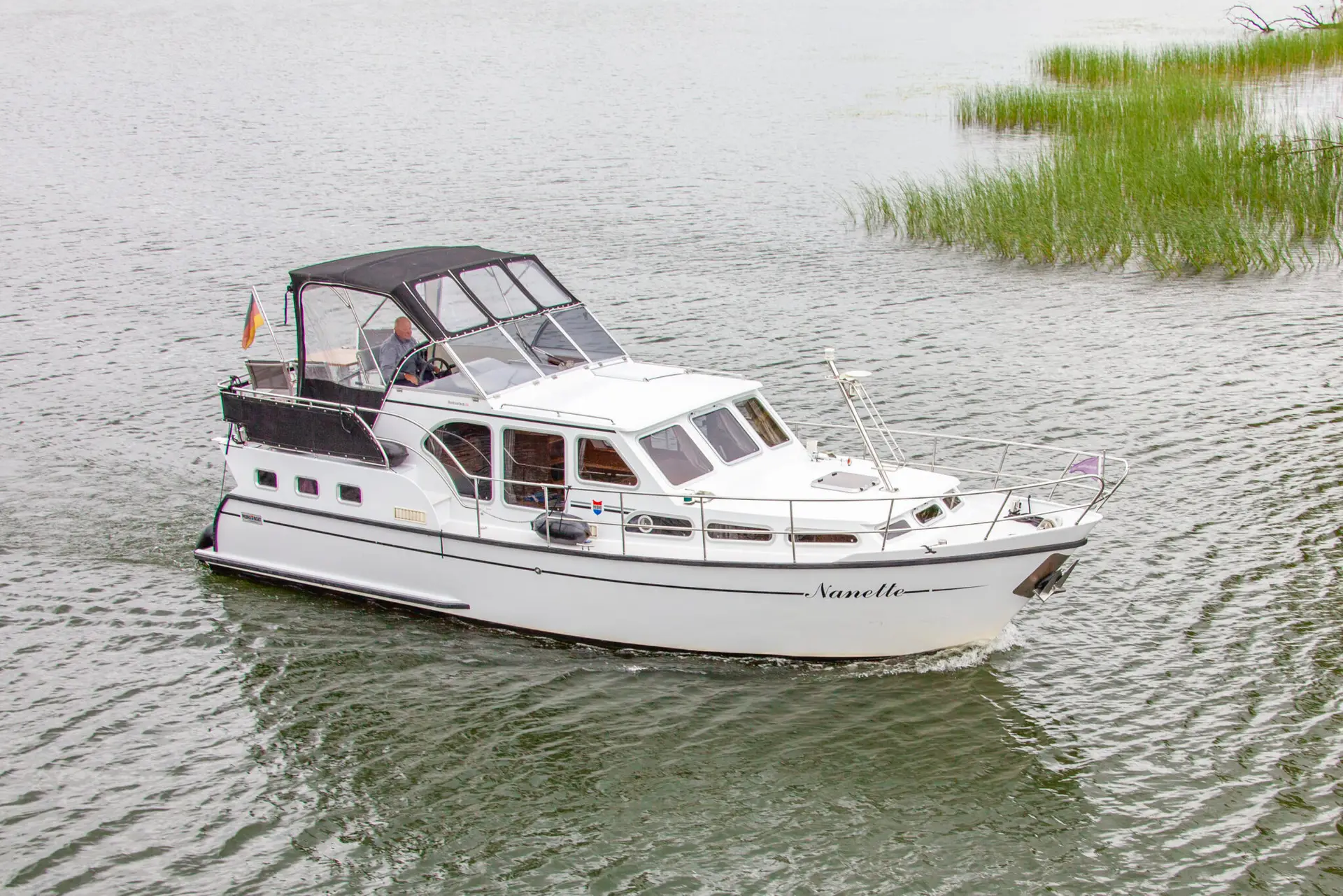 Hausboot Pedro Skiron Typ 3 „Nanette“ mieten – 4 Personen, ab Plau am See