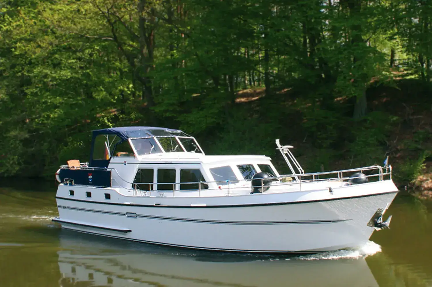 Hausboot Pedro Levanto 44 Typ 1 „Müritzeum“ mieten – 10 Personen, ab Waren (Müritz)