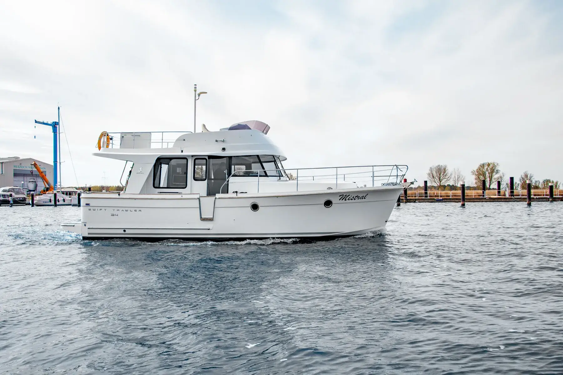 Motoryacht Beneteau Swift Trawler 34 „Mistral“ mieten – 4 Personen, ab Kröslin – 2