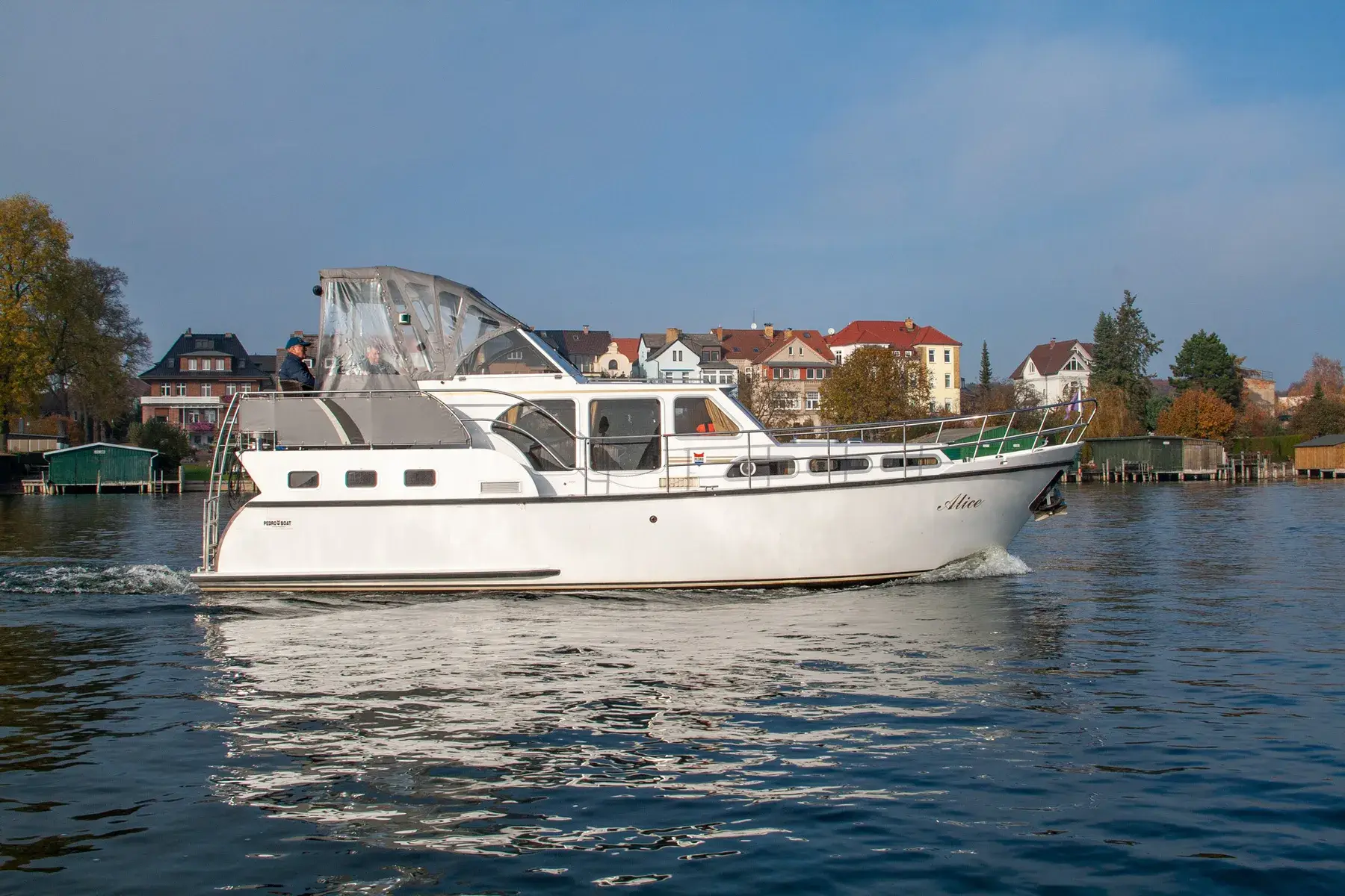 Hausboot Pedro Skiron 35 AK „Alice“ mieten – 2 Personen, ab Röbel/Müritz
