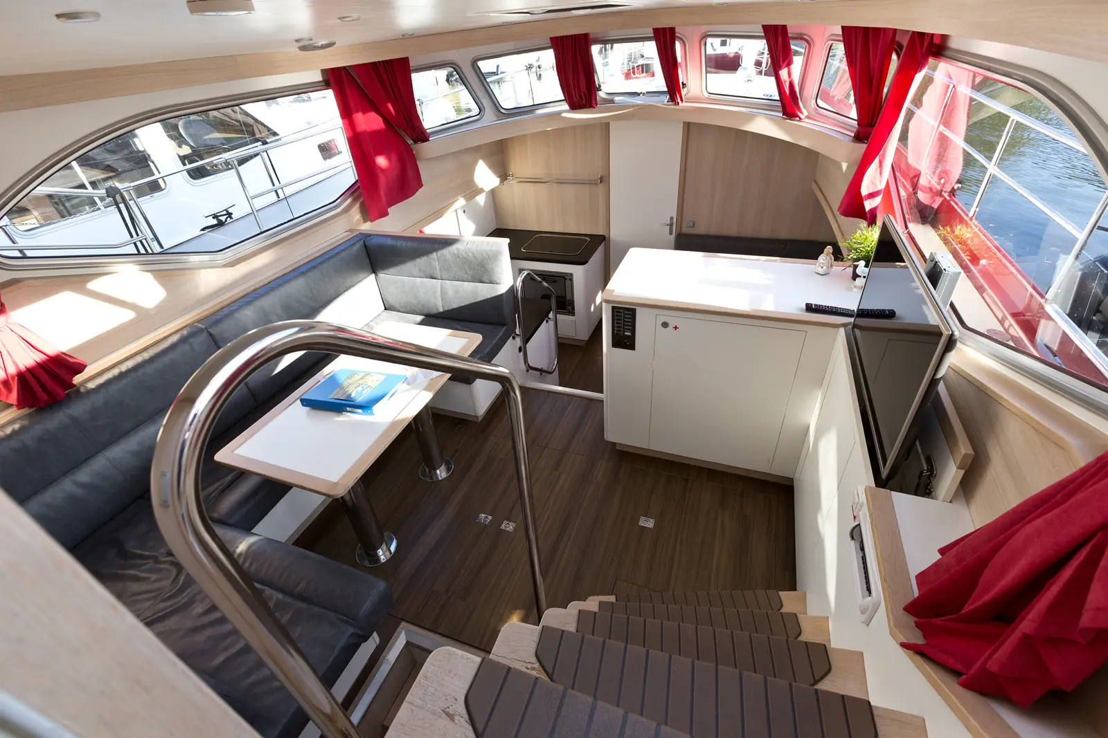 Hausboot Schulz 40 „Larissa“ mieten – 4 Personen, ab Waren (Müritz) – 2