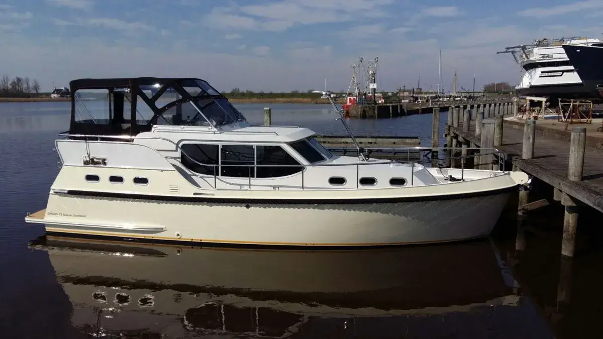 Motoryacht Gruno 35 Excellent Typ 3 „Hiddensee“ mieten – 4 Personen, ab Kröslin