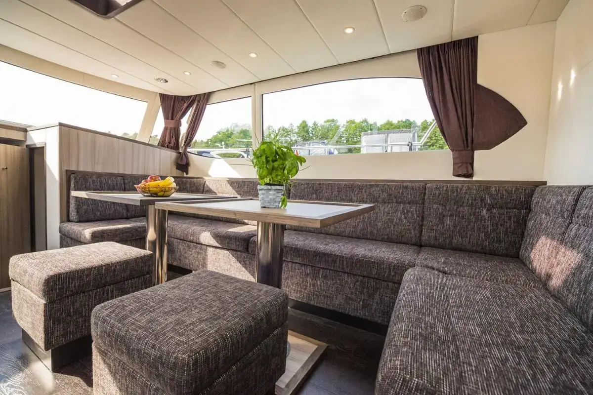 Hausboot Jetten 44 „Isabella“ mieten – 8 Personen, ab Waren (Müritz) – 2