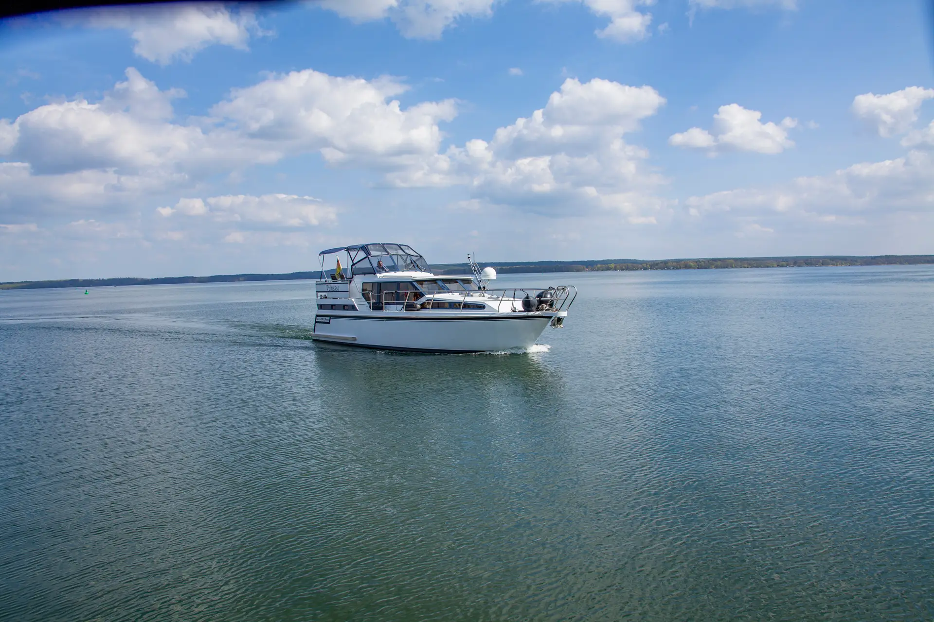 Hausboot Gruno 38 E Royal „Vanessa“ mieten – 4 Personen, ab Plau am See – 2