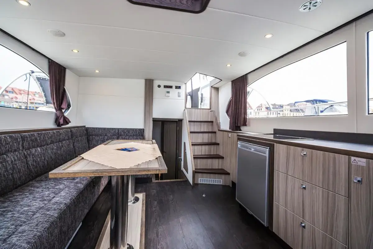 Hausboot Jetten 41 „Isadora“ mieten – 6 Personen, ab Waren (Müritz) – 5