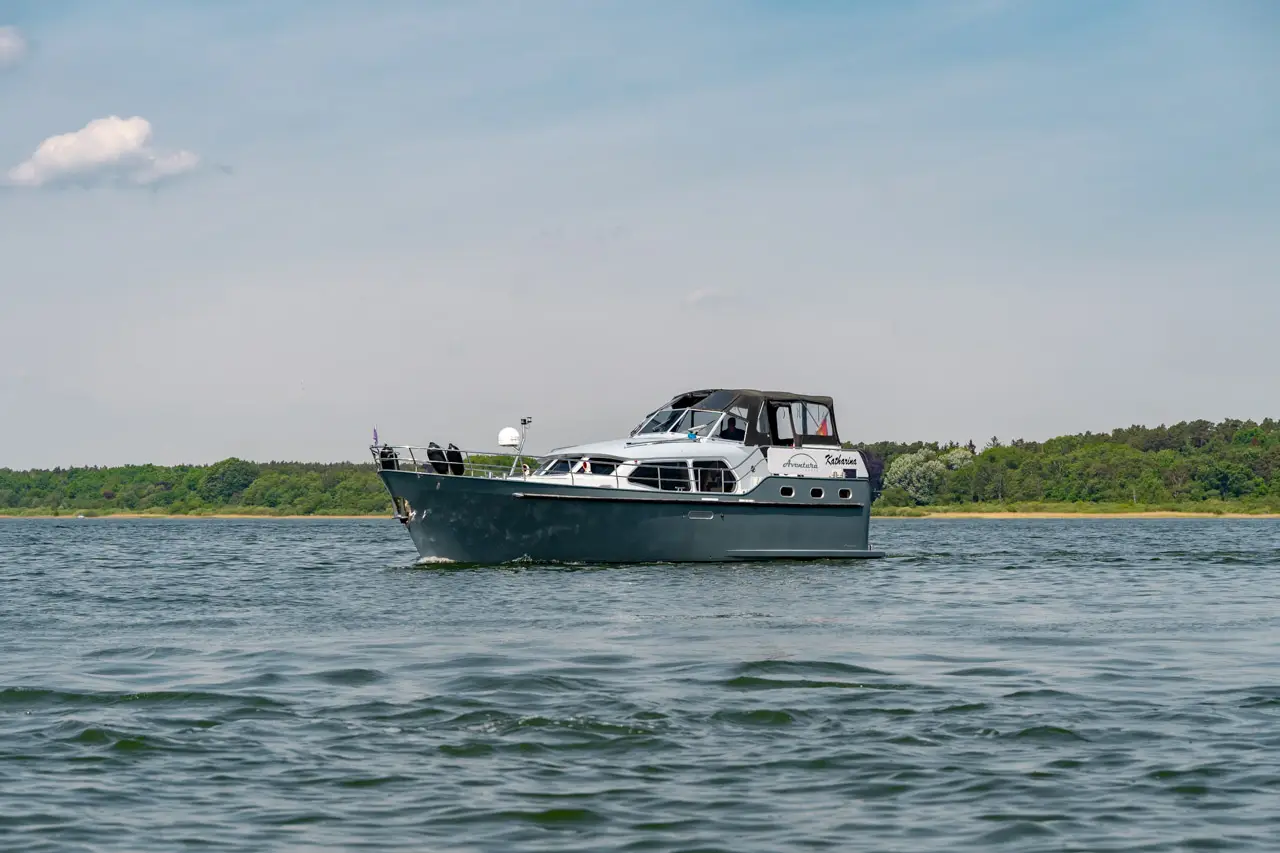 Hausboot Aventura 43 „Katharina“ mieten – 4 Personen, ab Waren (Müritz) – 3