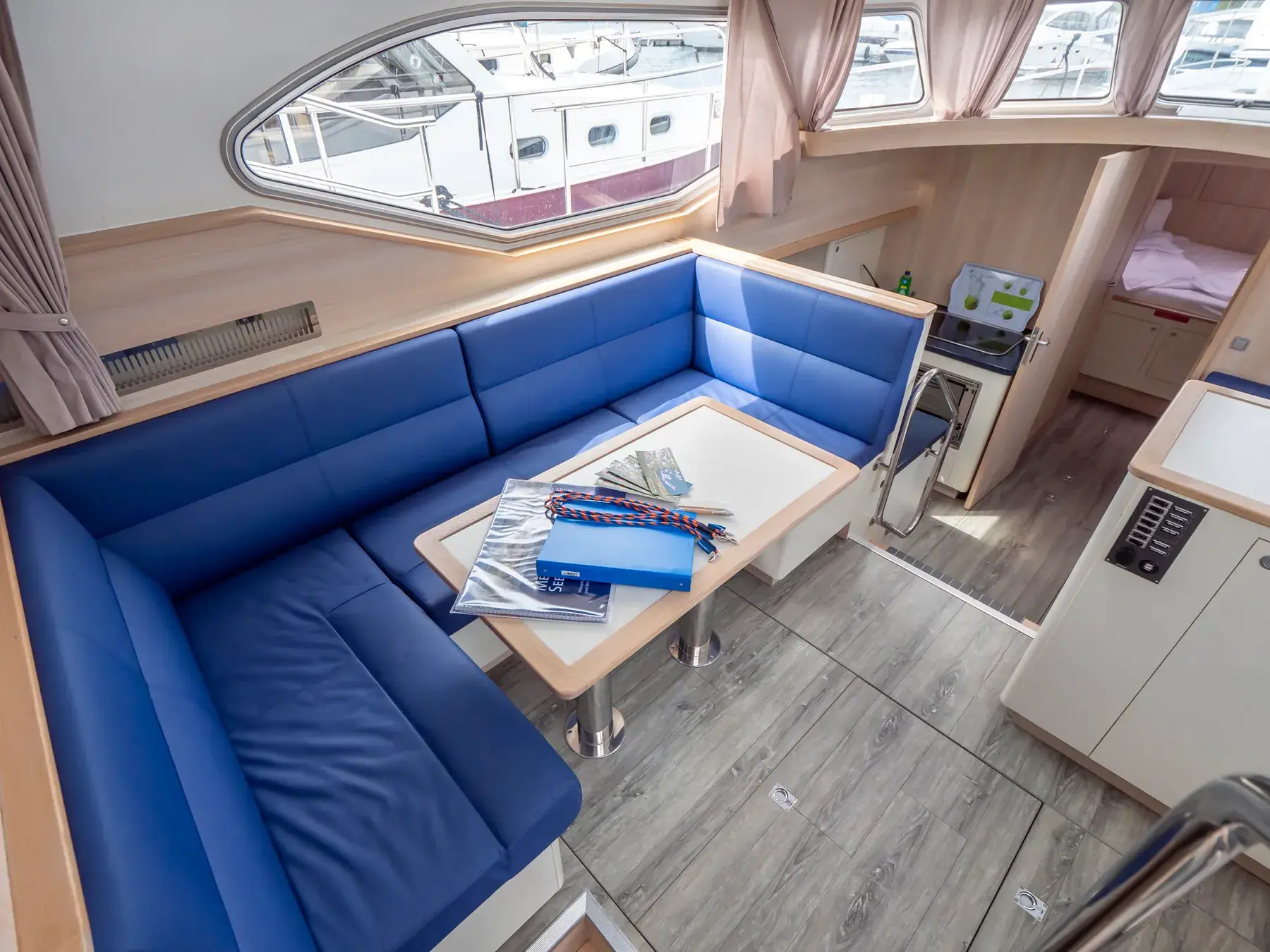 Hausboot Schulz 40 „Lisbet“ mieten – 4 Personen, ab Waren (Müritz) – 3