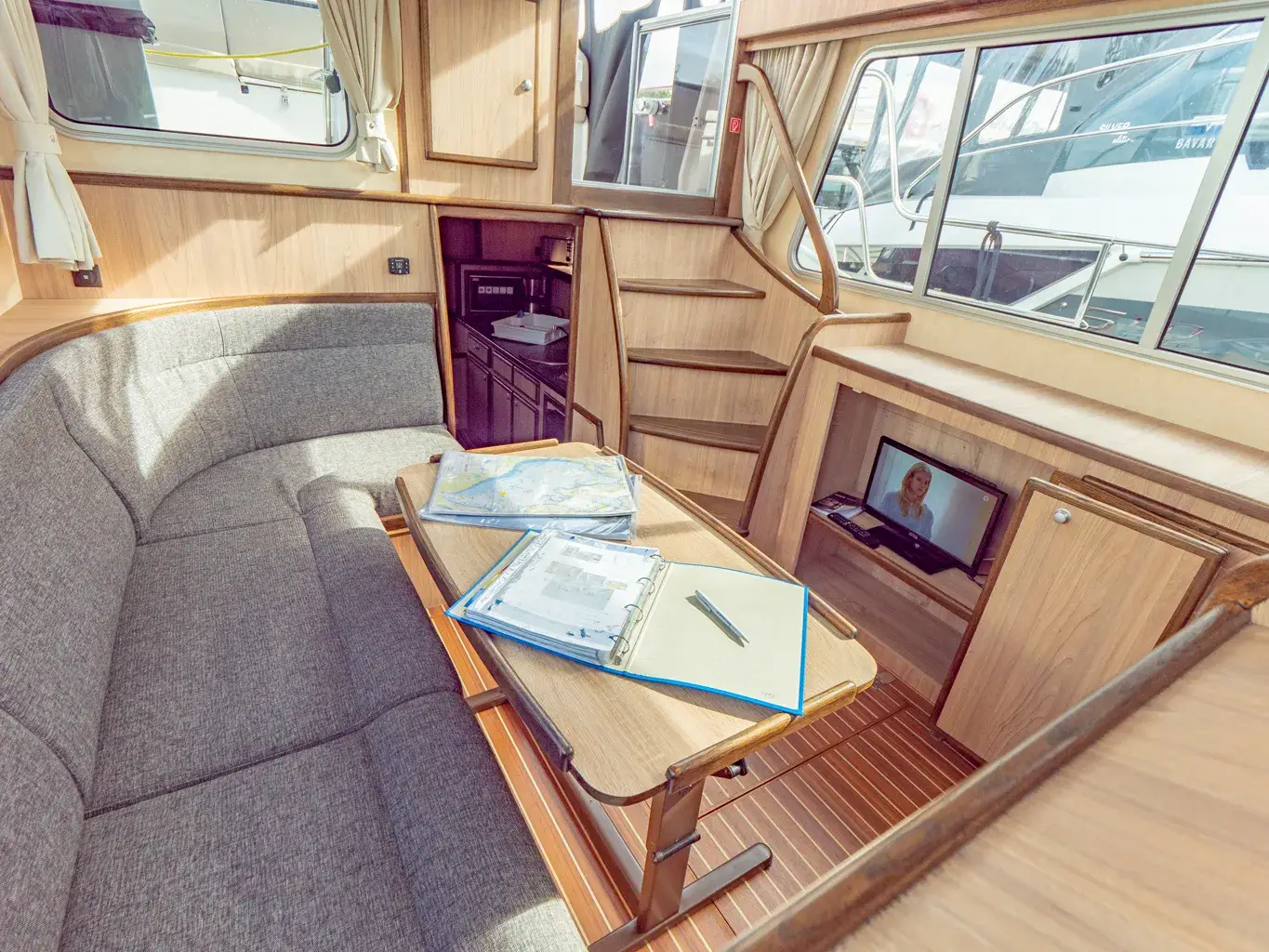 Hausboot Schulz 33 „Lise“ mieten – 2 Personen, ab Waren (Müritz) – 4