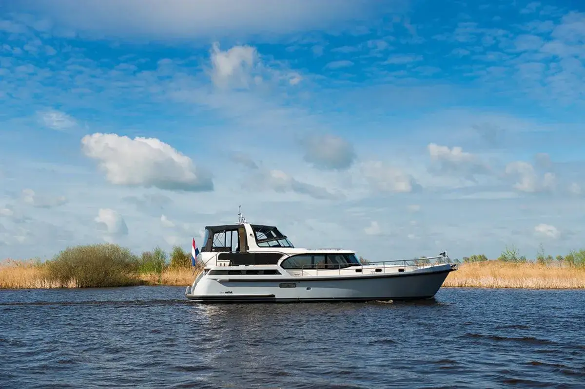 Hausboot Jetten 44 „Isabella“ mieten – 8 Personen, ab Waren (Müritz)