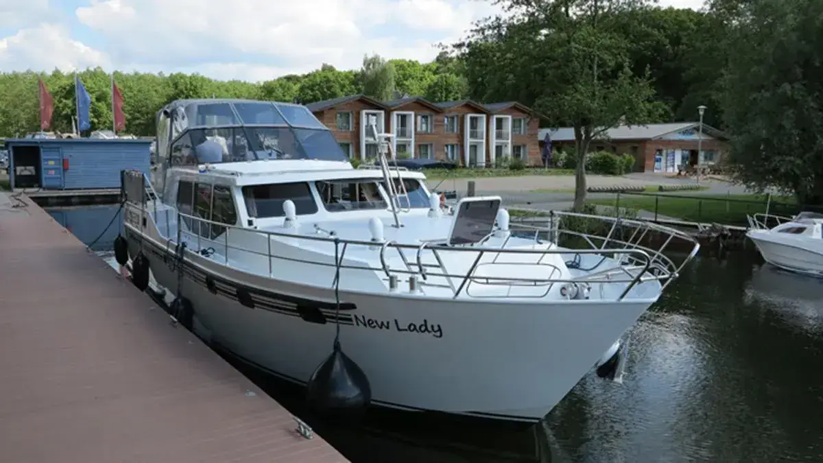 Hausboot Vacance 1400 „New Lady“ mieten – 9 Personen, ab Waren (Müritz)