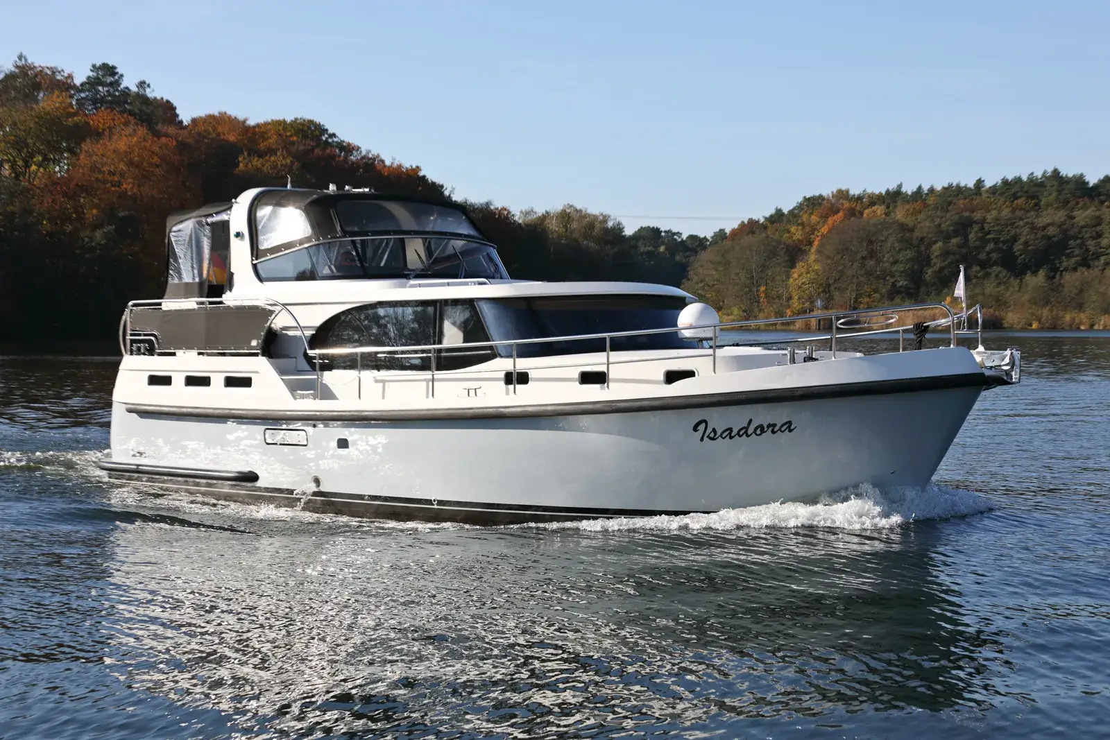 Hausboot Jetten 41 „Isadora“ mieten – 6 Personen, ab Waren (Müritz)