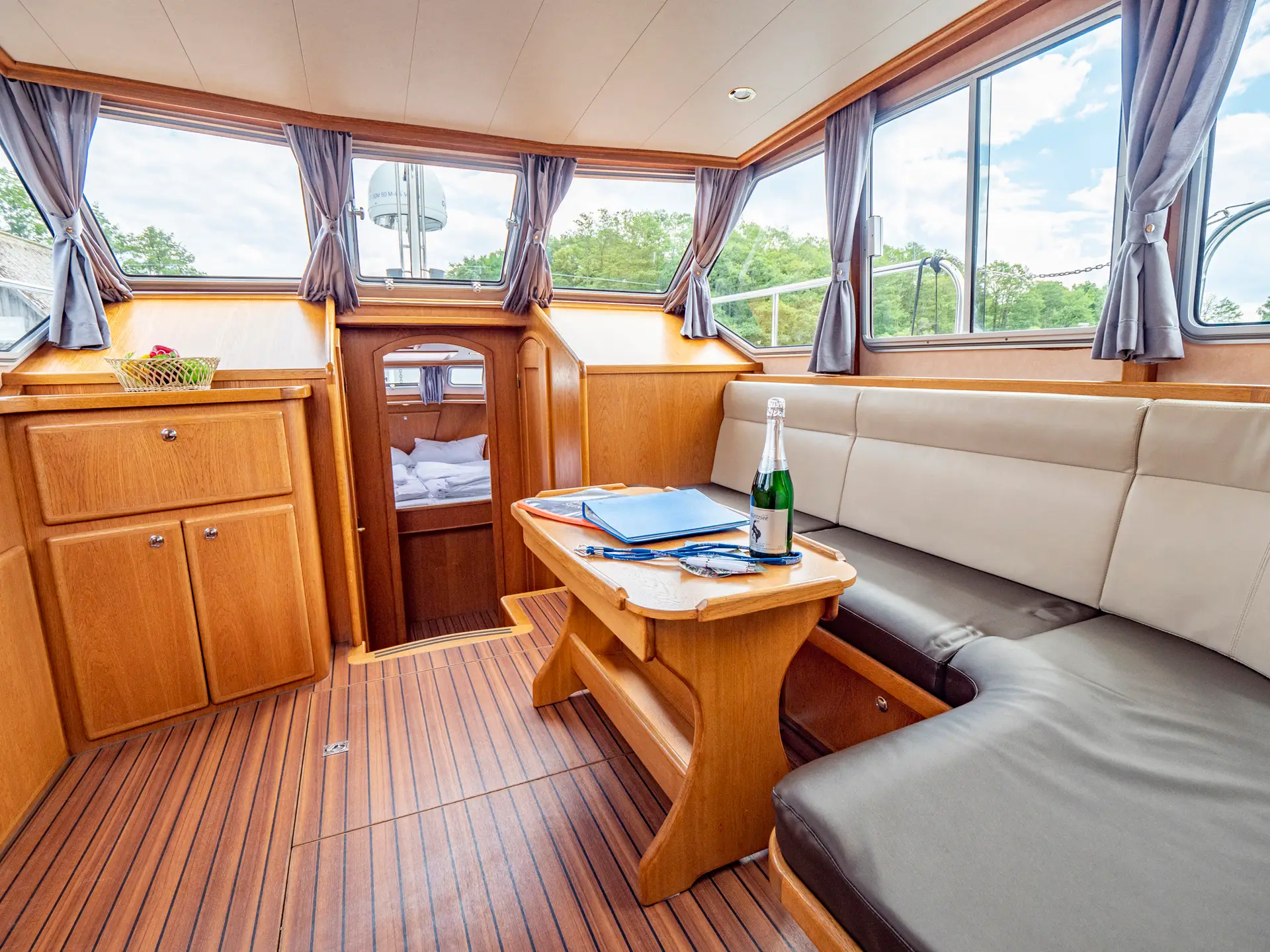 Hausboot Gruno 33 „Helena 2“ mieten – 2 Personen, ab Waren (Müritz) – 4