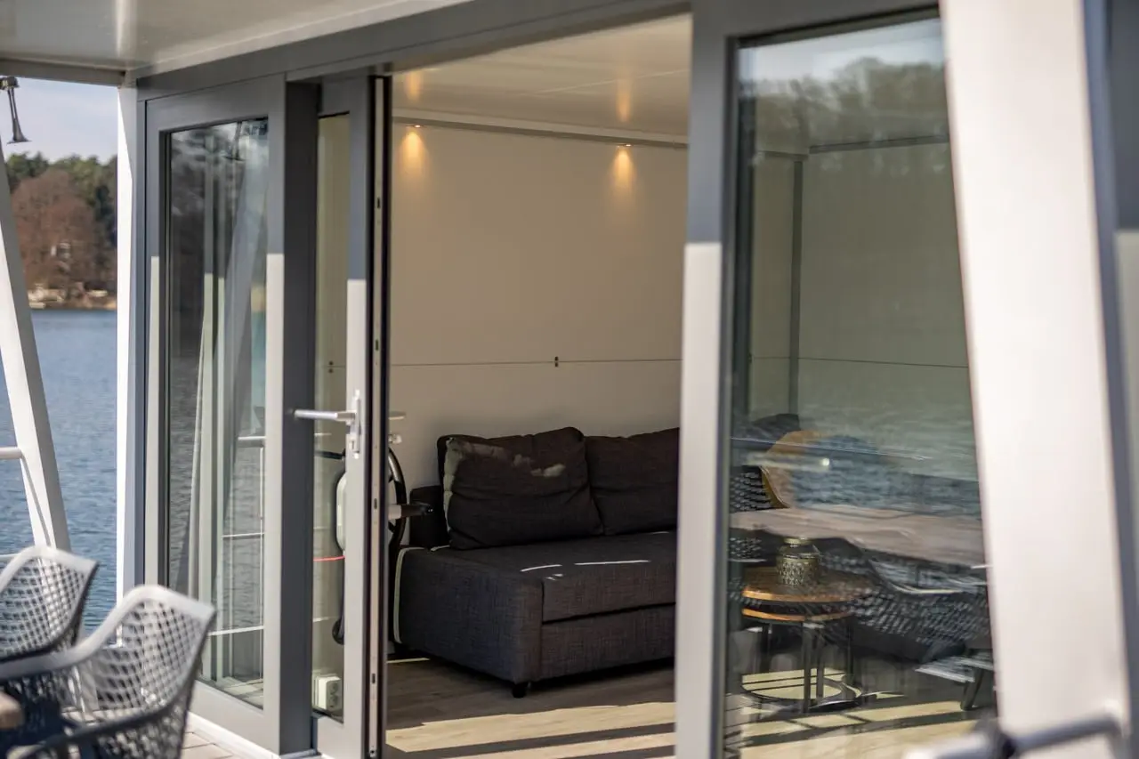 Hausboot Yachtsuite „Rechlin“ mieten – 4 Personen, ab Mirow – 2