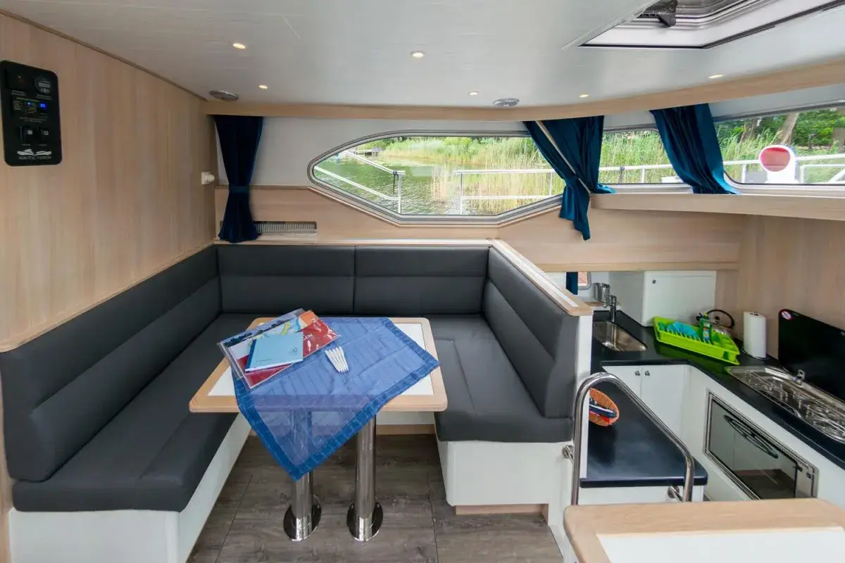 Motoryacht Schulz 40 „Lotte“ mieten – 4 Personen, ab Neukalen – 4