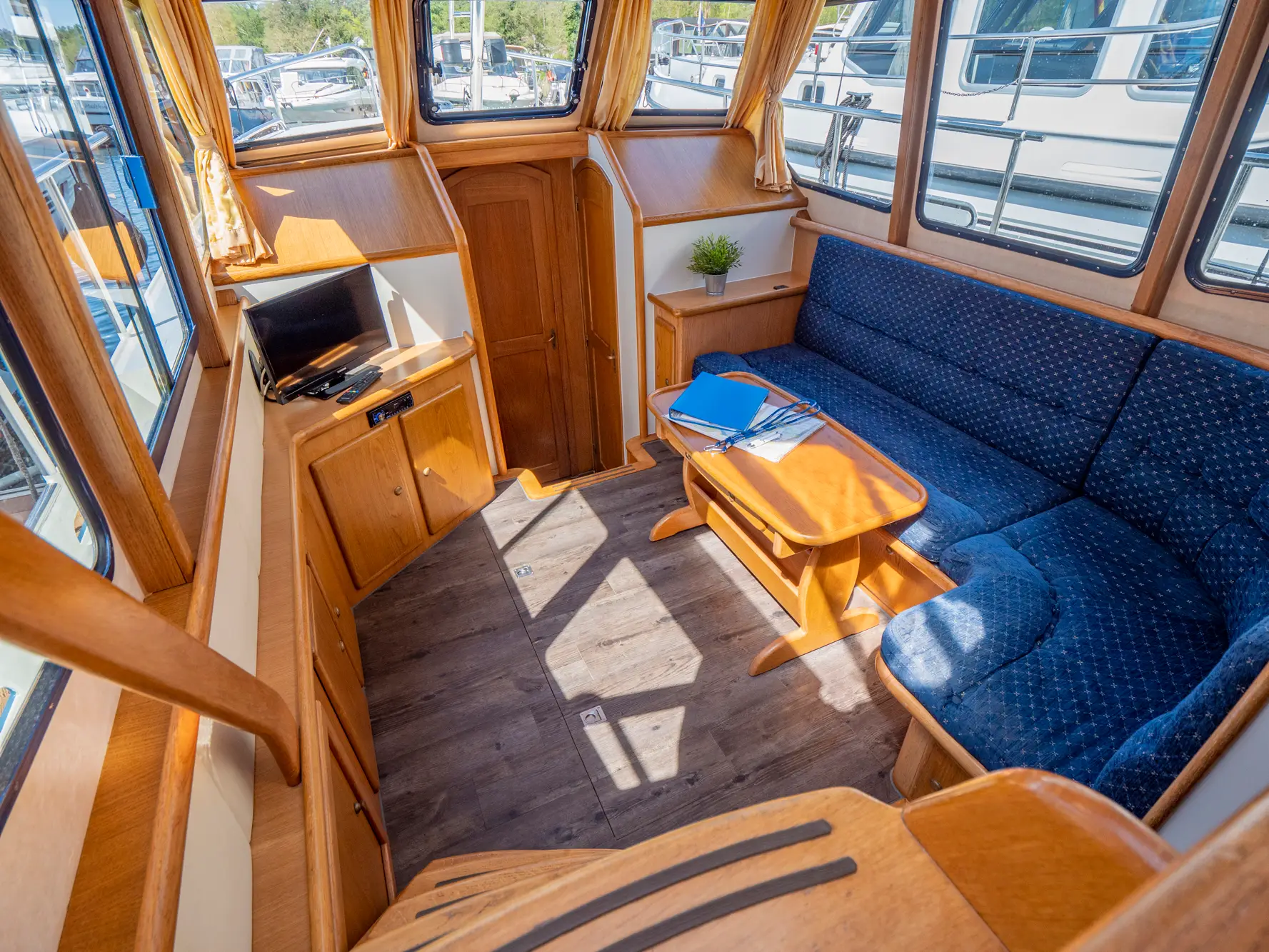 Hausboot Gruno 30 Classic „Soraya“ mieten – 2 Personen, ab Waren (Müritz) – 3