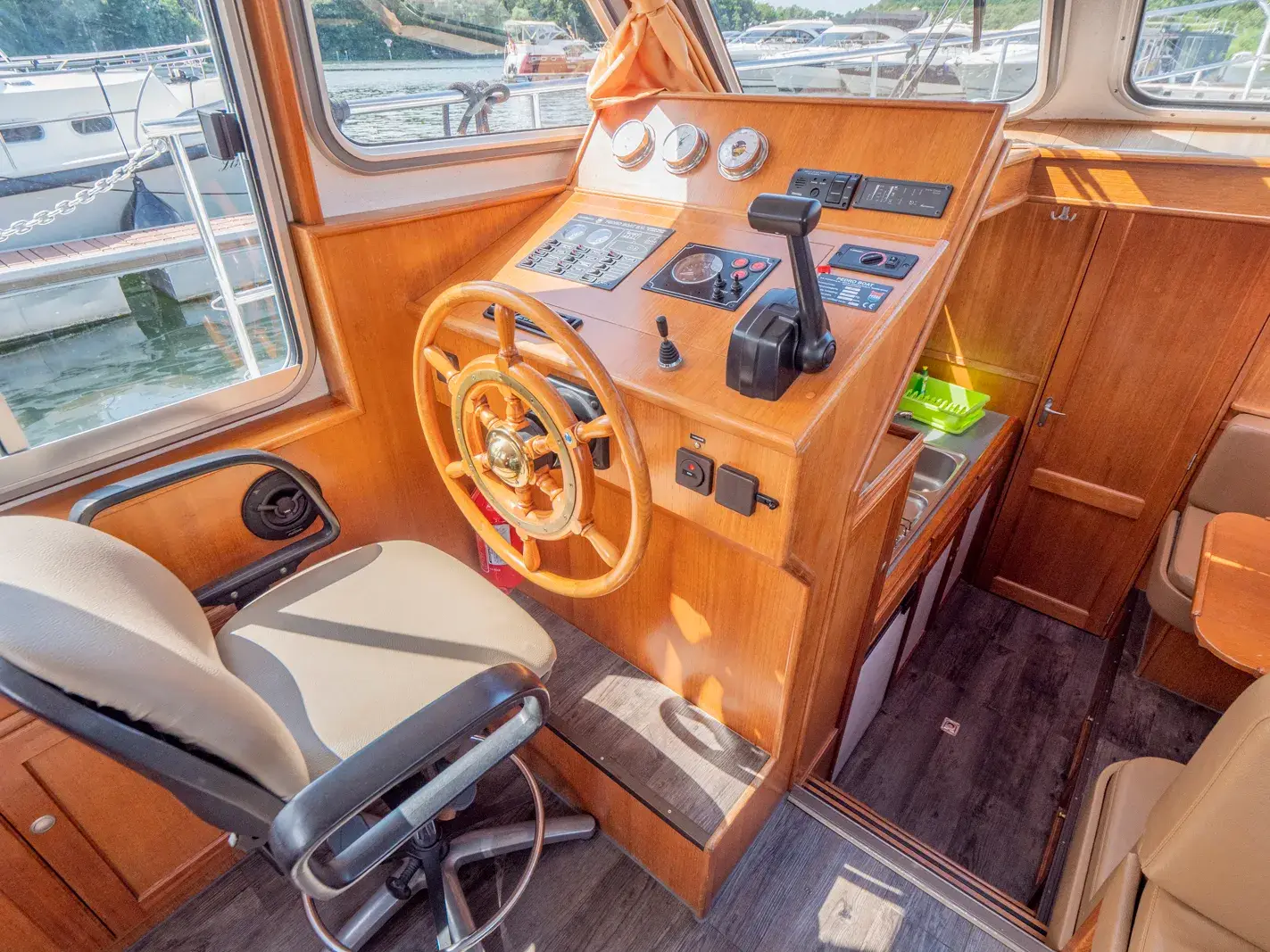 Hausboot Pedro Skiron Typ 2 „Laura“ mieten – 4 Personen, ab Waren (Müritz) – 5