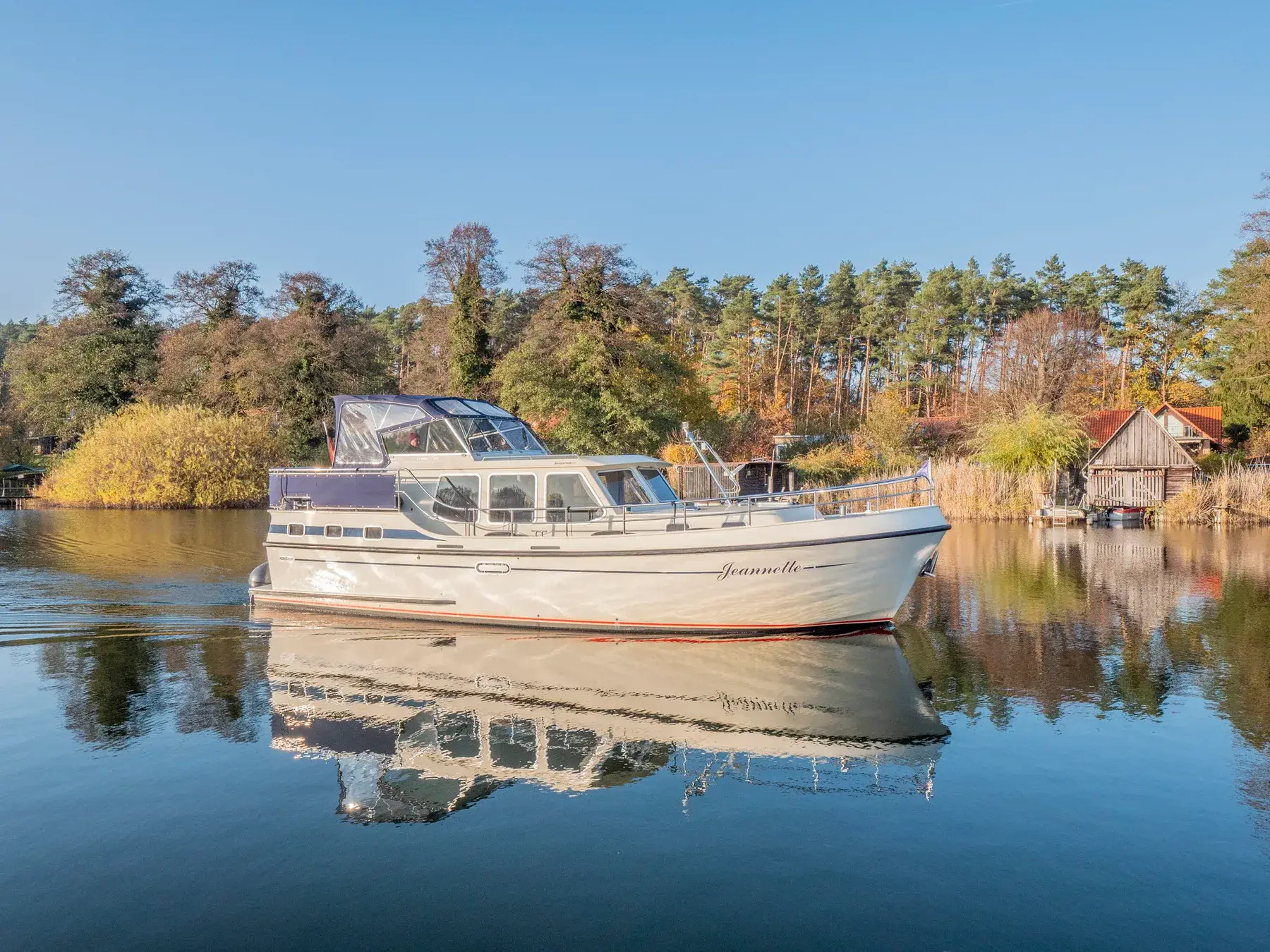 Hausboot Pedro Levanto 38 „Jeanette“ mieten – 6 Personen, ab Röbel/Müritz