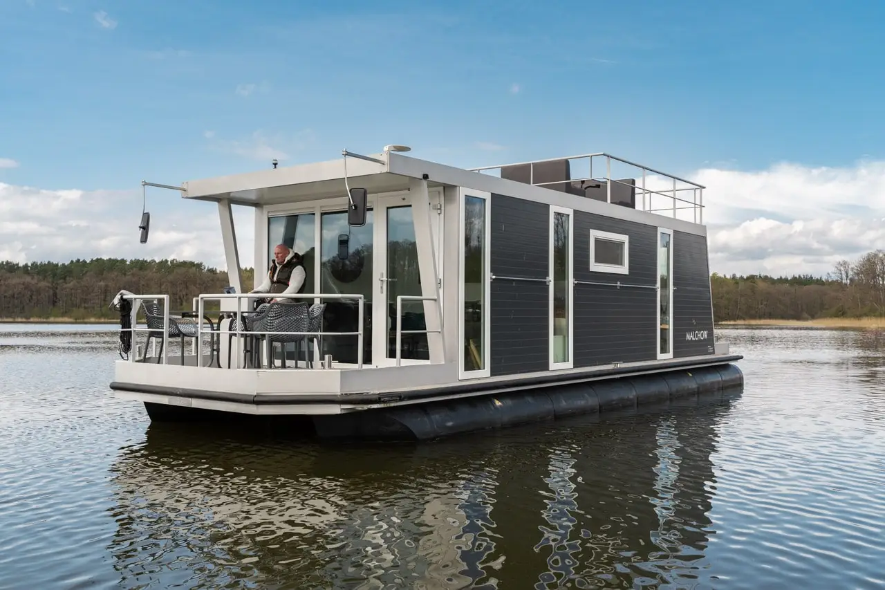 Hausboot Yachtsuite „Malchow“ mieten – 4 Personen, ab Mirow – 2