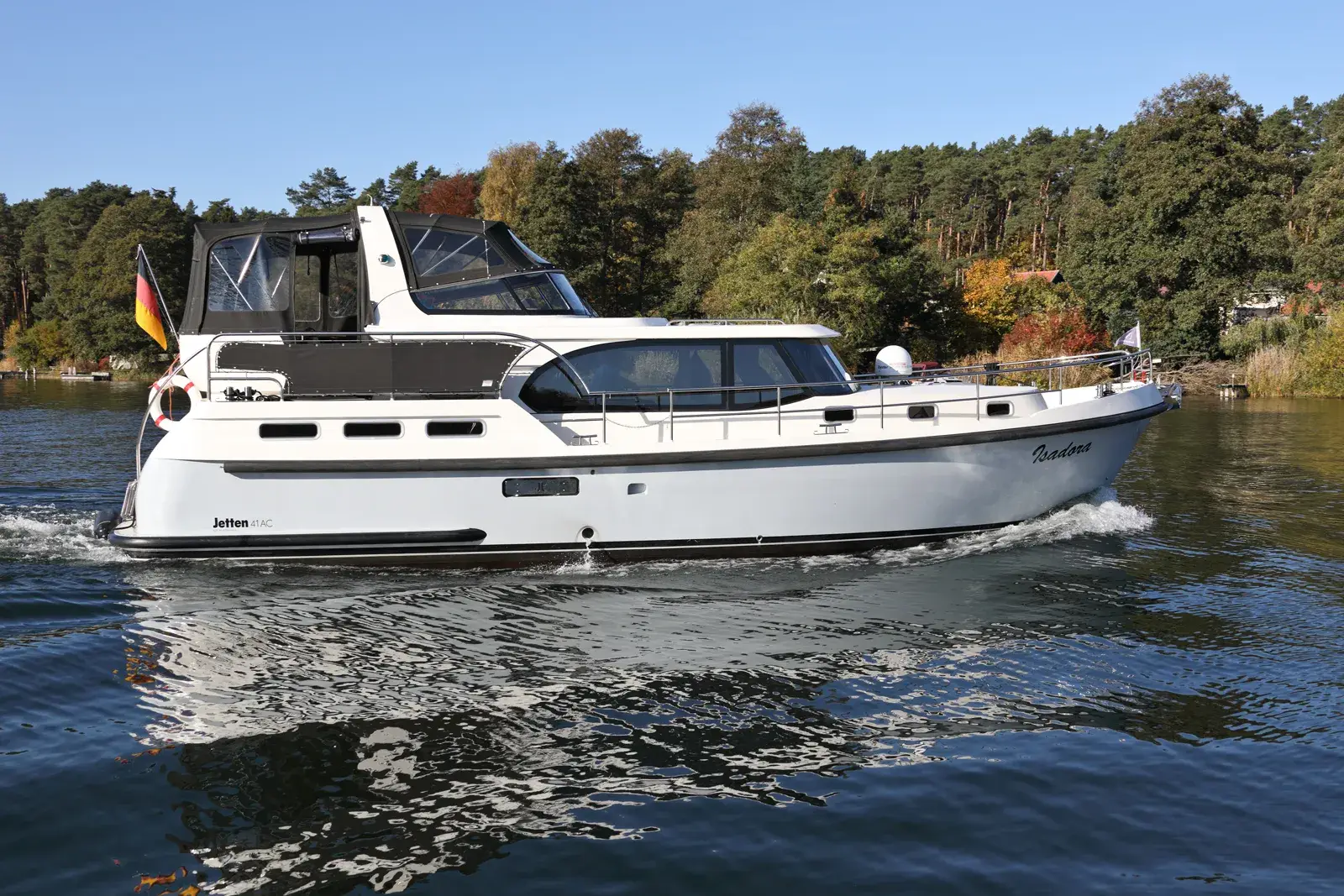Hausboot Jetten 41 „Isadora“ mieten – 6 Personen, ab Waren (Müritz) – 2