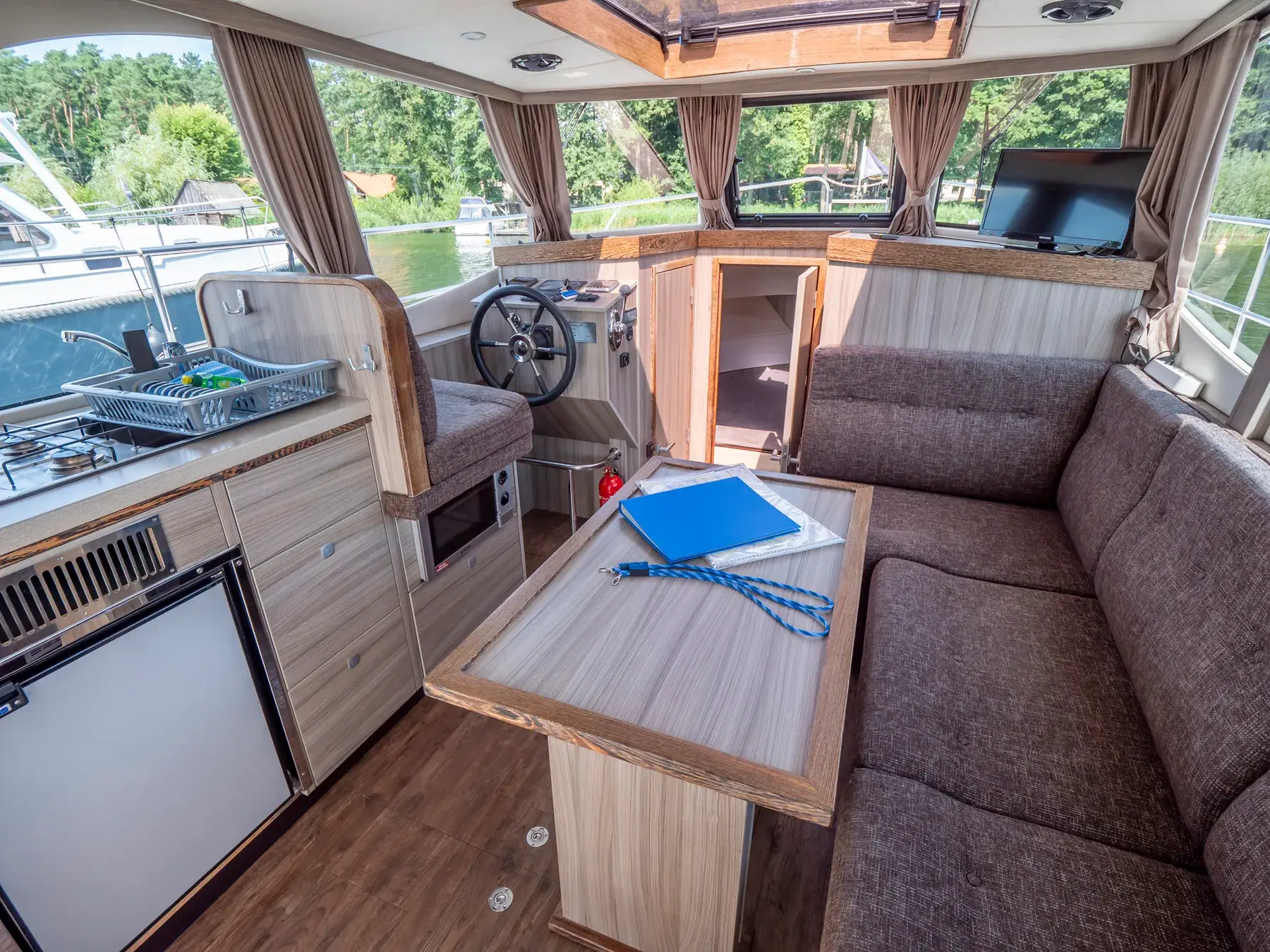 Hausboot Jetten 30 Sedan RS „Lina“ mieten – 2 Personen, ab Waren (Müritz) – 3