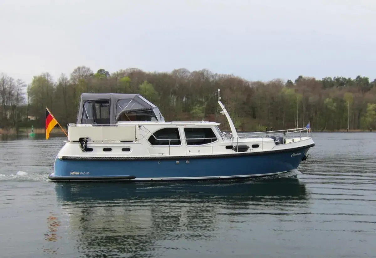 Hausboot Jetten 37 Classic „Carlotta“ mieten – 4 Personen, ab Waren (Müritz) – 2