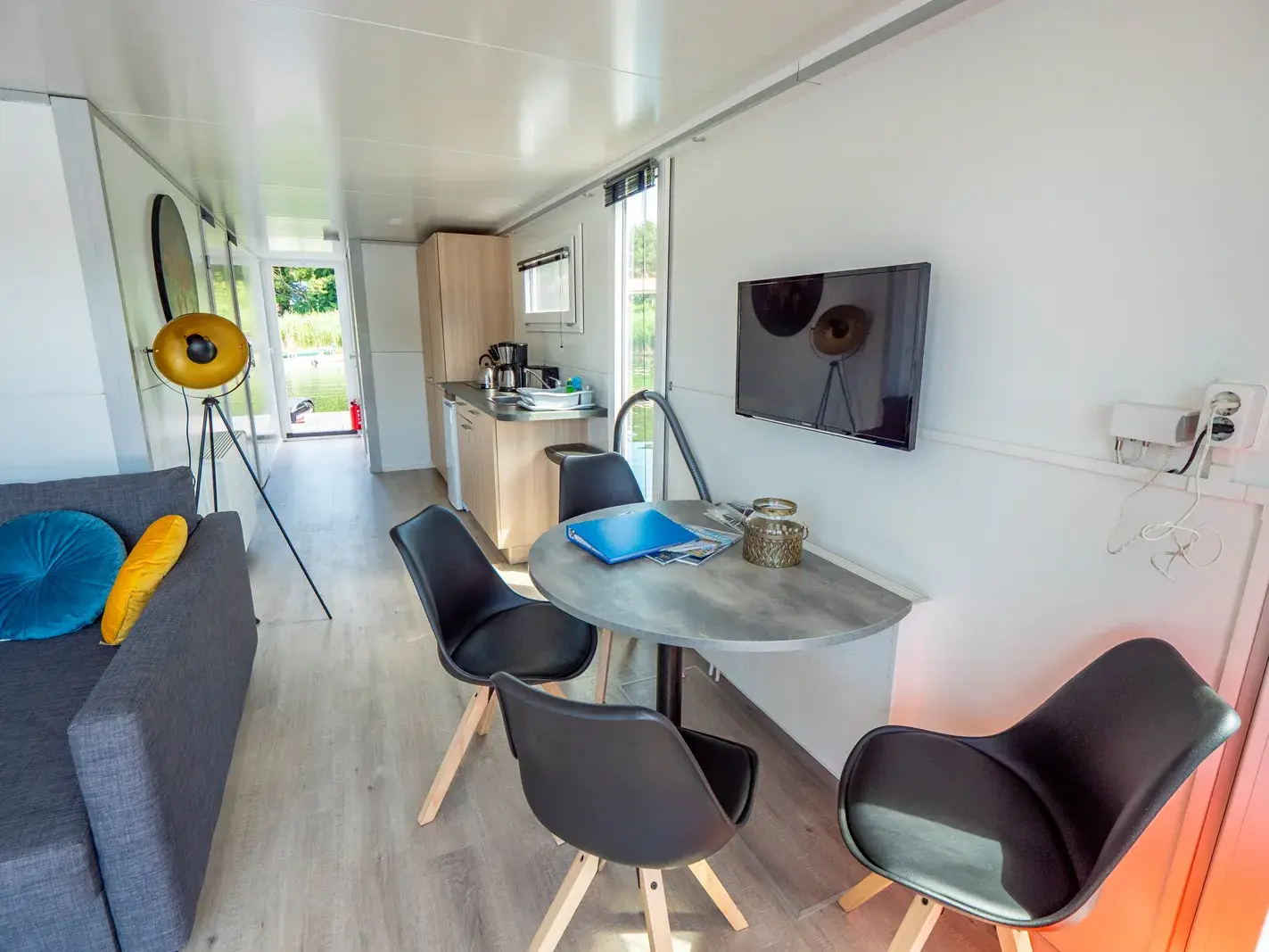 Hausboot Yachtsuite „Mirow“ mieten – 4 Personen, ab Mirow – 4