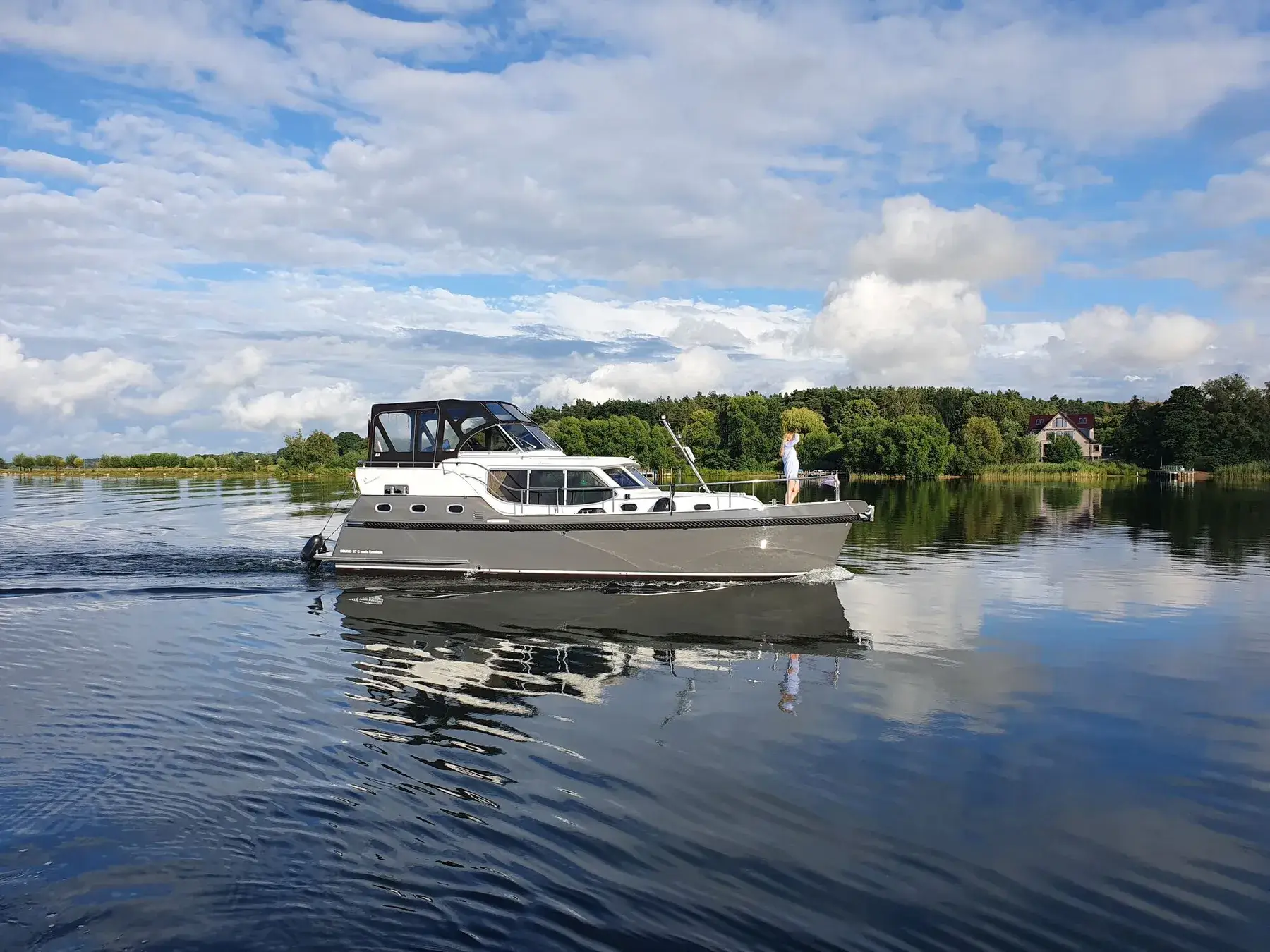 Hausboot Gruno 37 Excellent „Monique“ mieten – 4 Personen, ab Waren (Müritz)