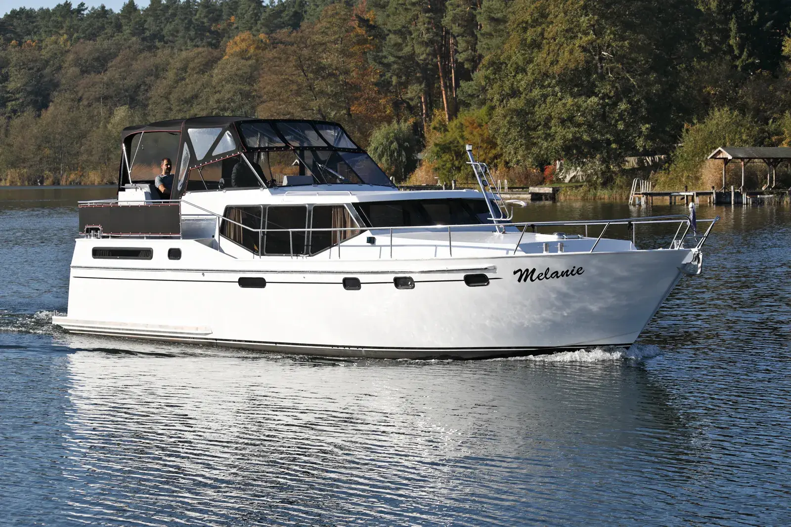 Hausboot Vacance 1300 „Melanie“ mieten – 6 Personen, ab Waren (Müritz) – 2