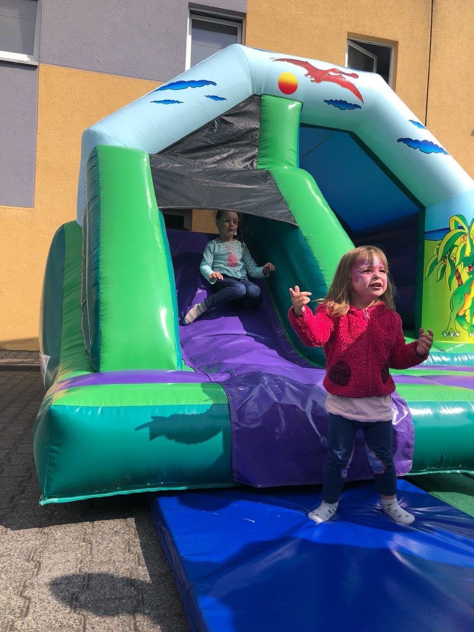 Hüpfburg Dino mit Rutsche – 4