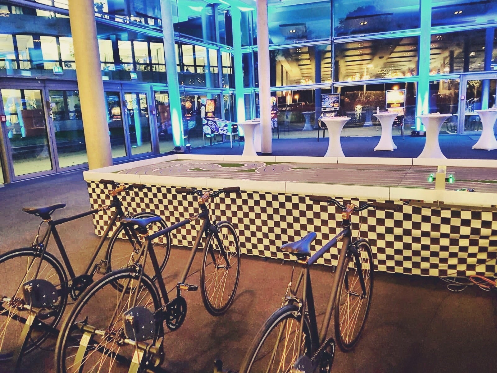 Bike-Slotcar Rennbahn, Slotcarbahn, Carrerabahn mieten