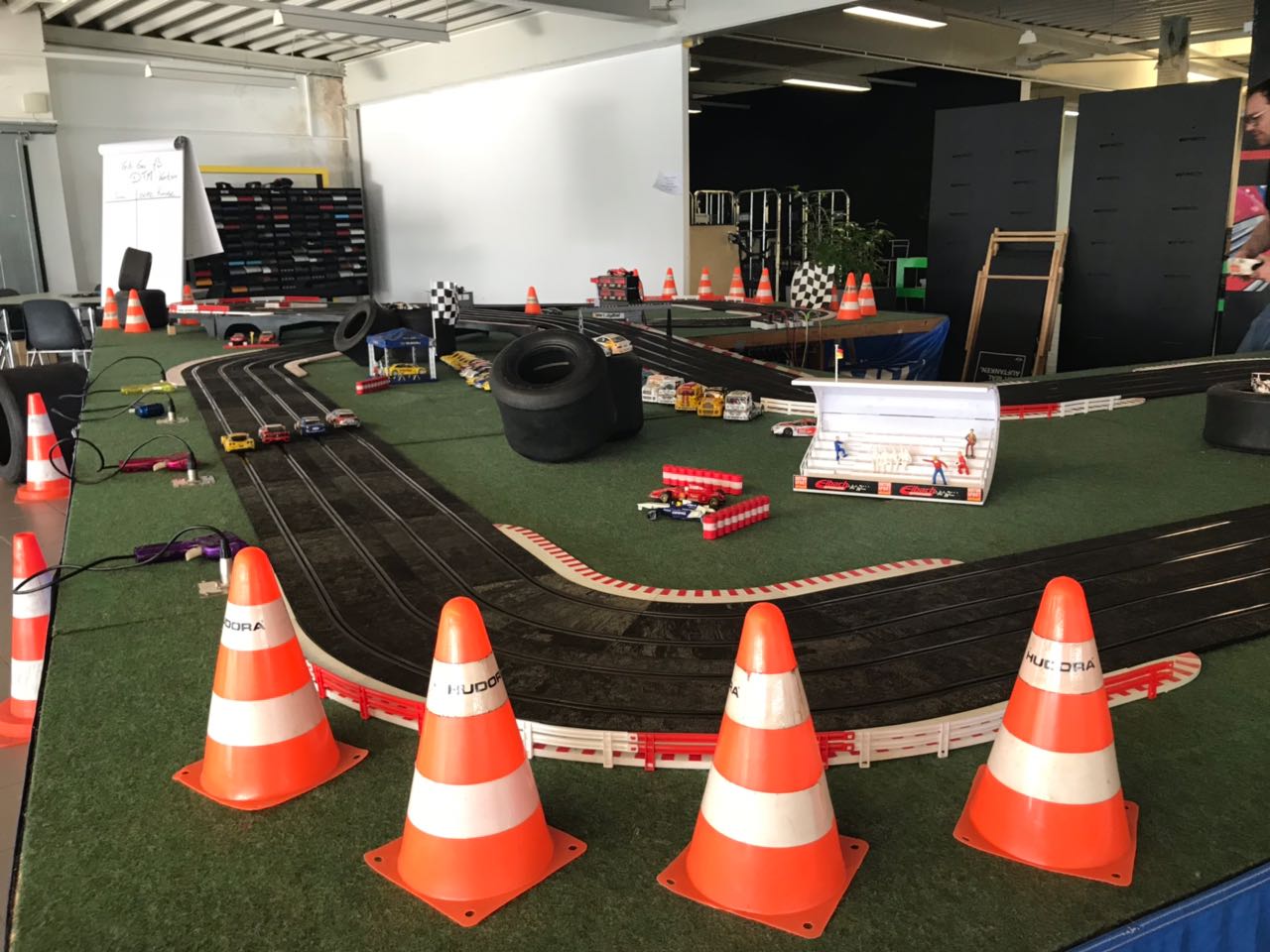 Mega Rennbahn Slotcarracing – 4