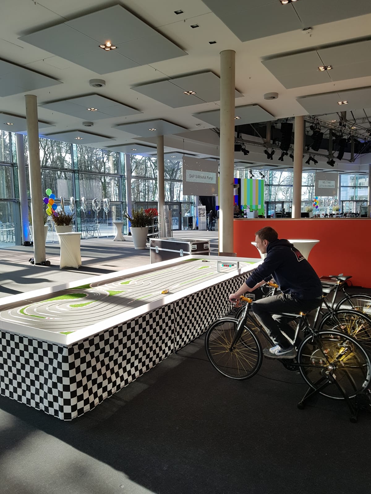 Bike-Slotcar Rennbahn, Slotcarbahn, Carrerabahn mieten – 2