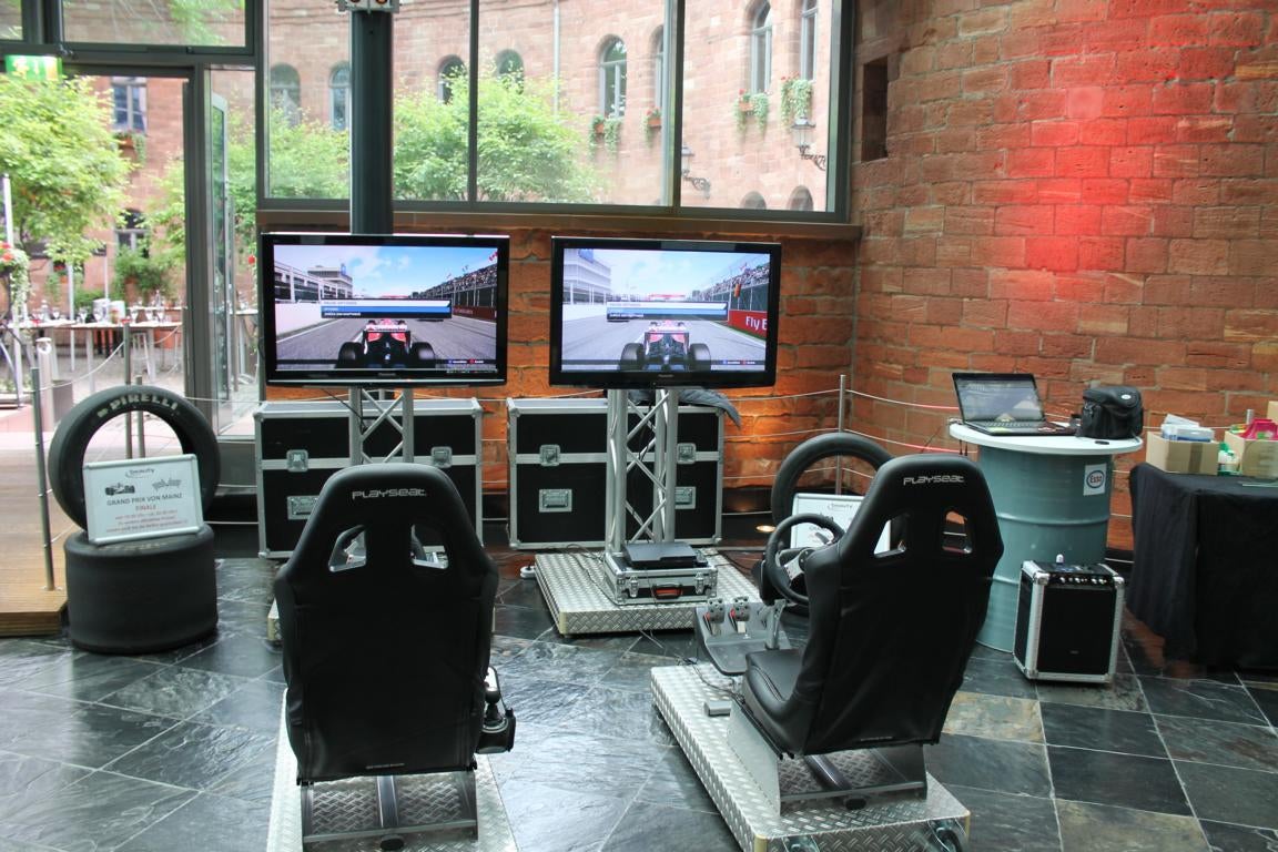 Virtual Reality (VR) Rennsitz – 2
