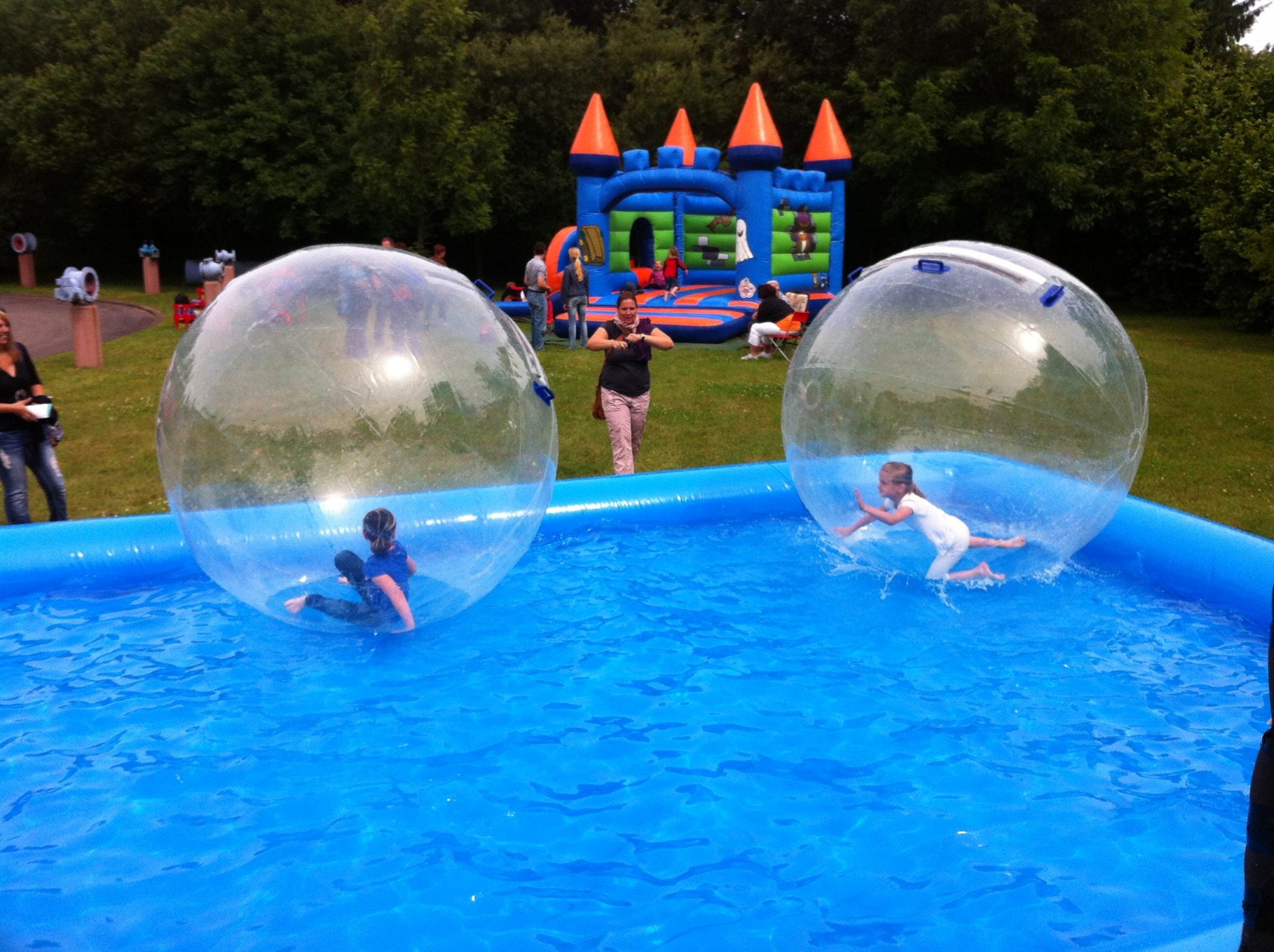 Wasserlaufbälle