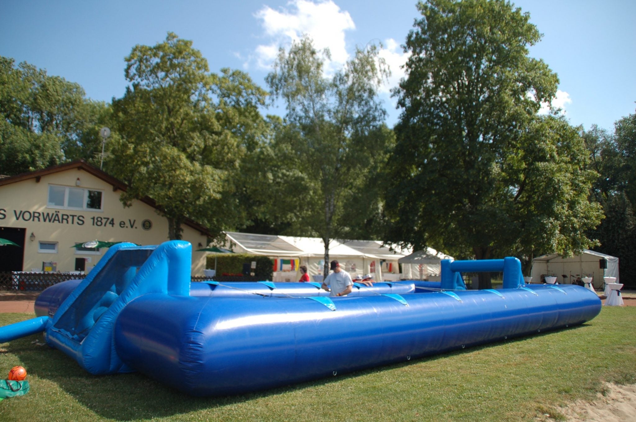 Human Table Soccer / Menschenkicker mit Seilen – 2